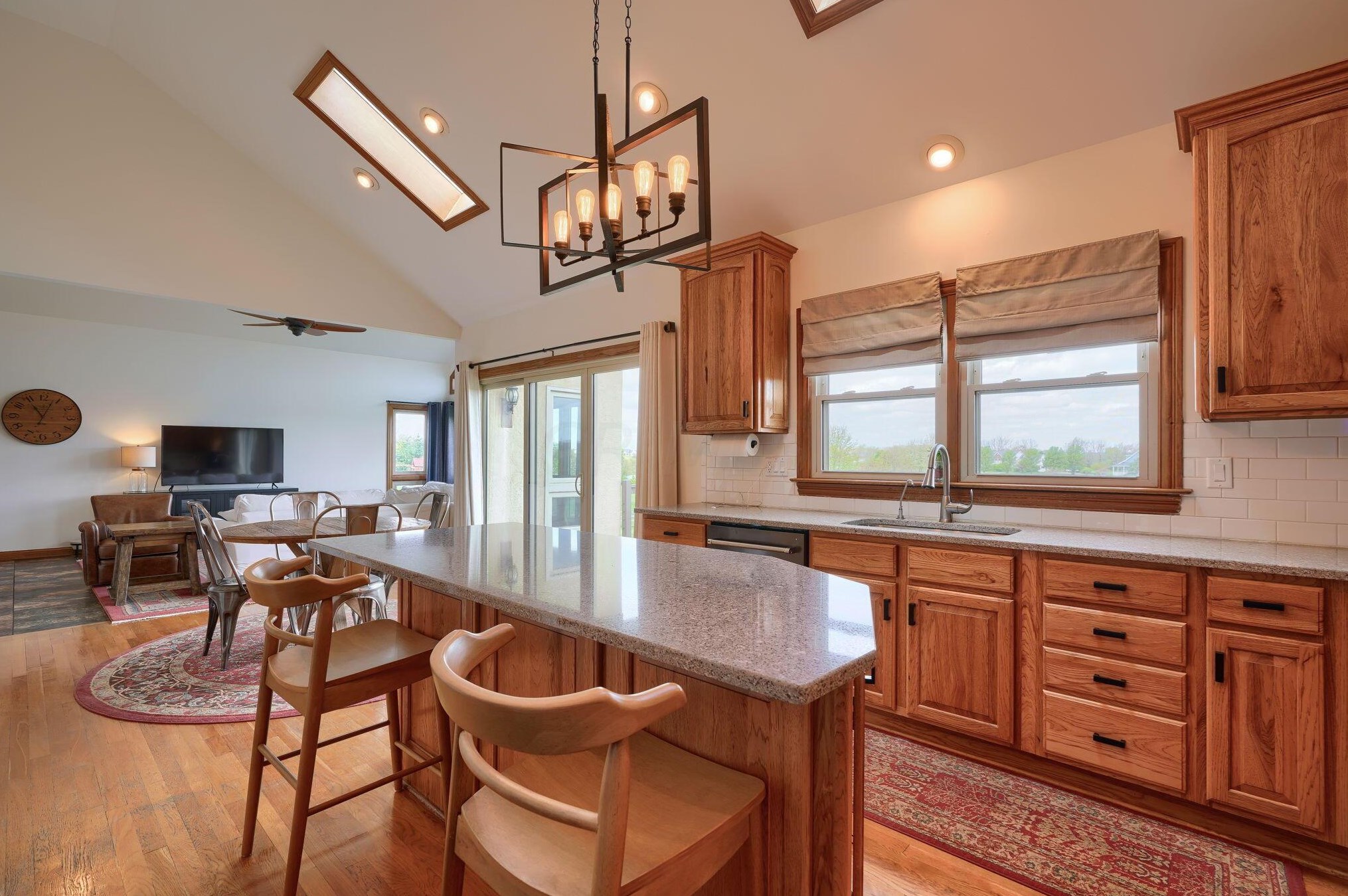 1887 Glenhurst Dr, Lancaster OH 43130-7951 exterior