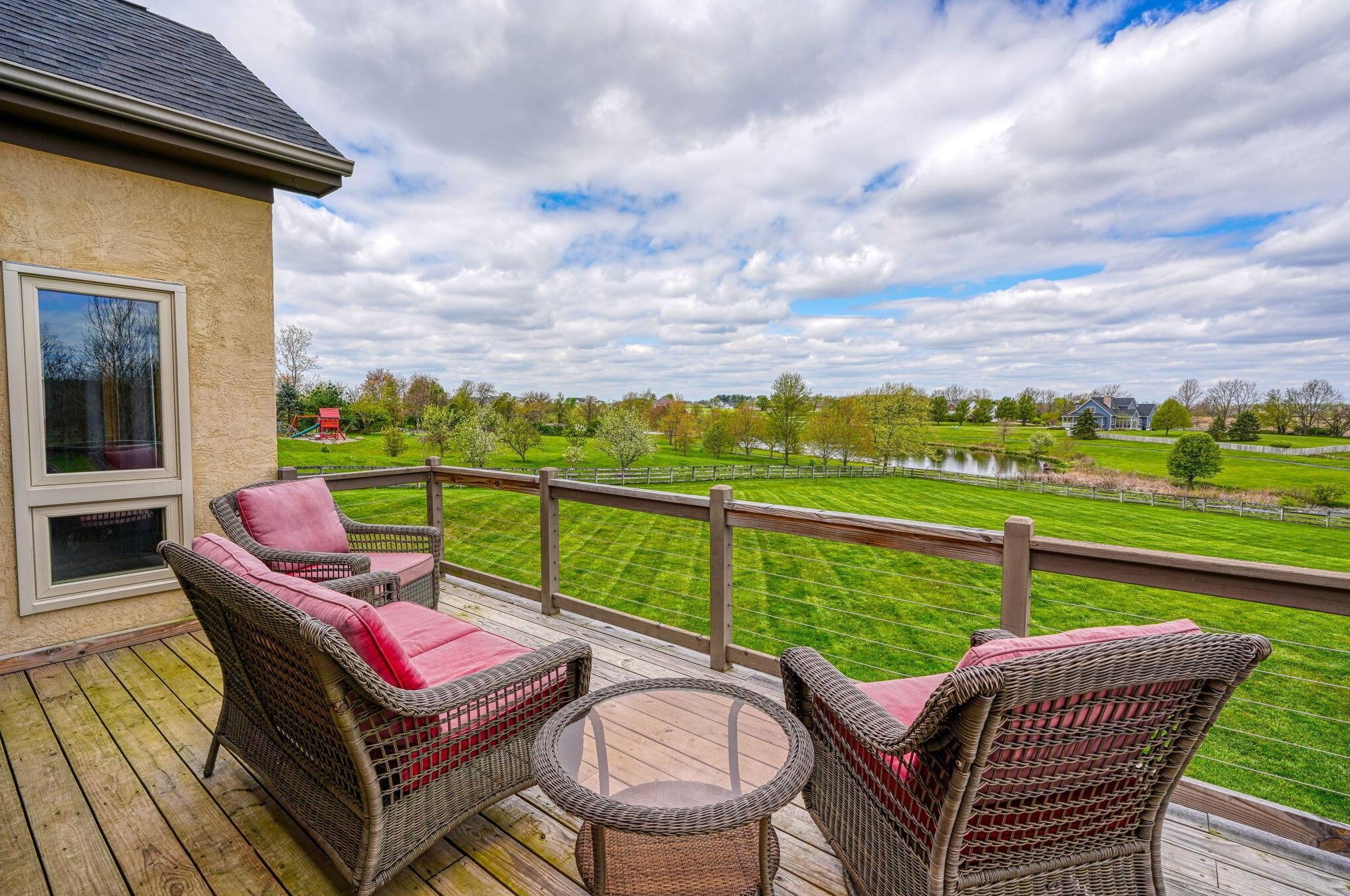 1887 Glenhurst Dr, Lancaster OH 43130-7951 exterior