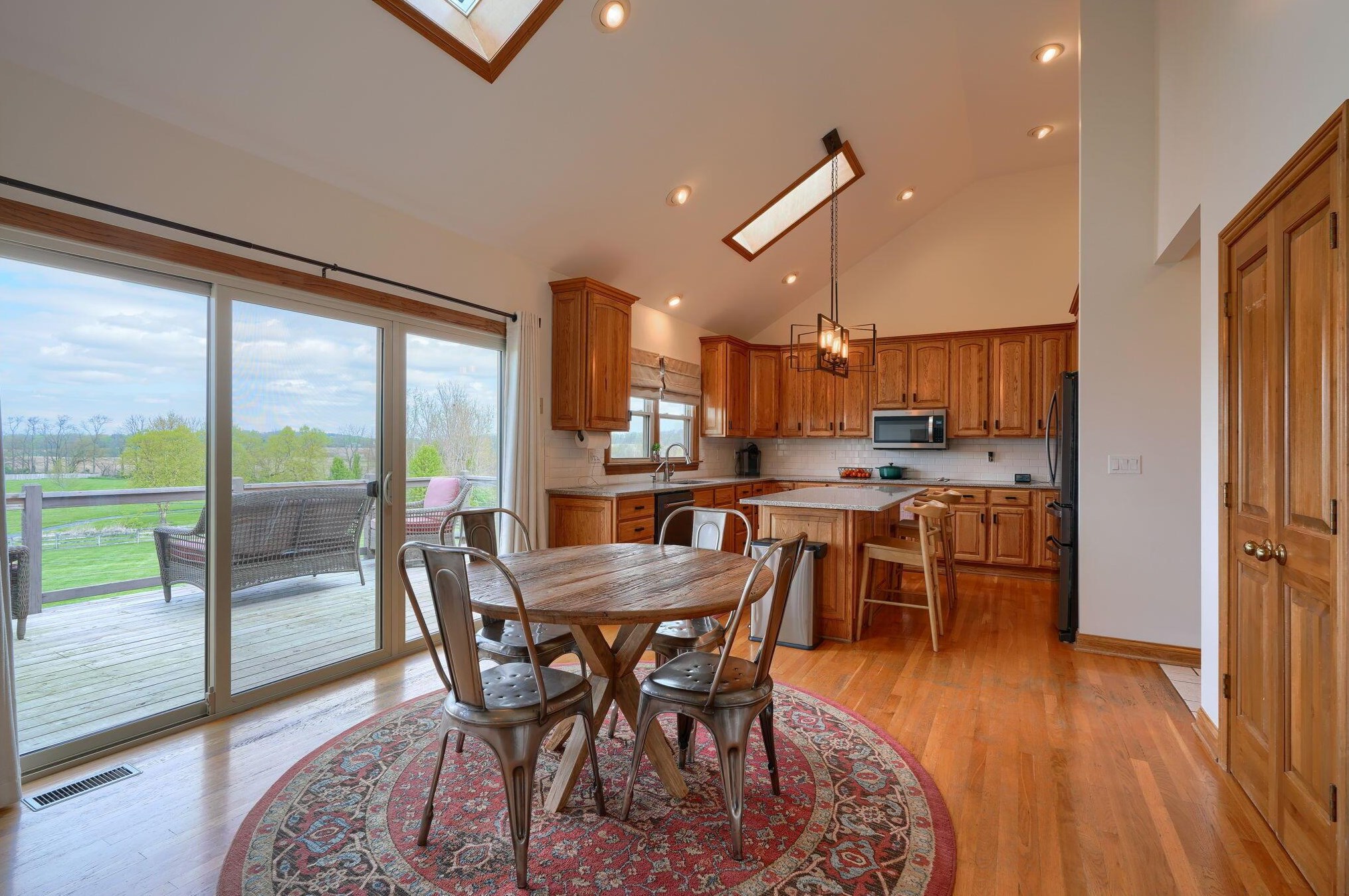 1887 Glenhurst Dr, Lancaster OH 43130-7951 exterior