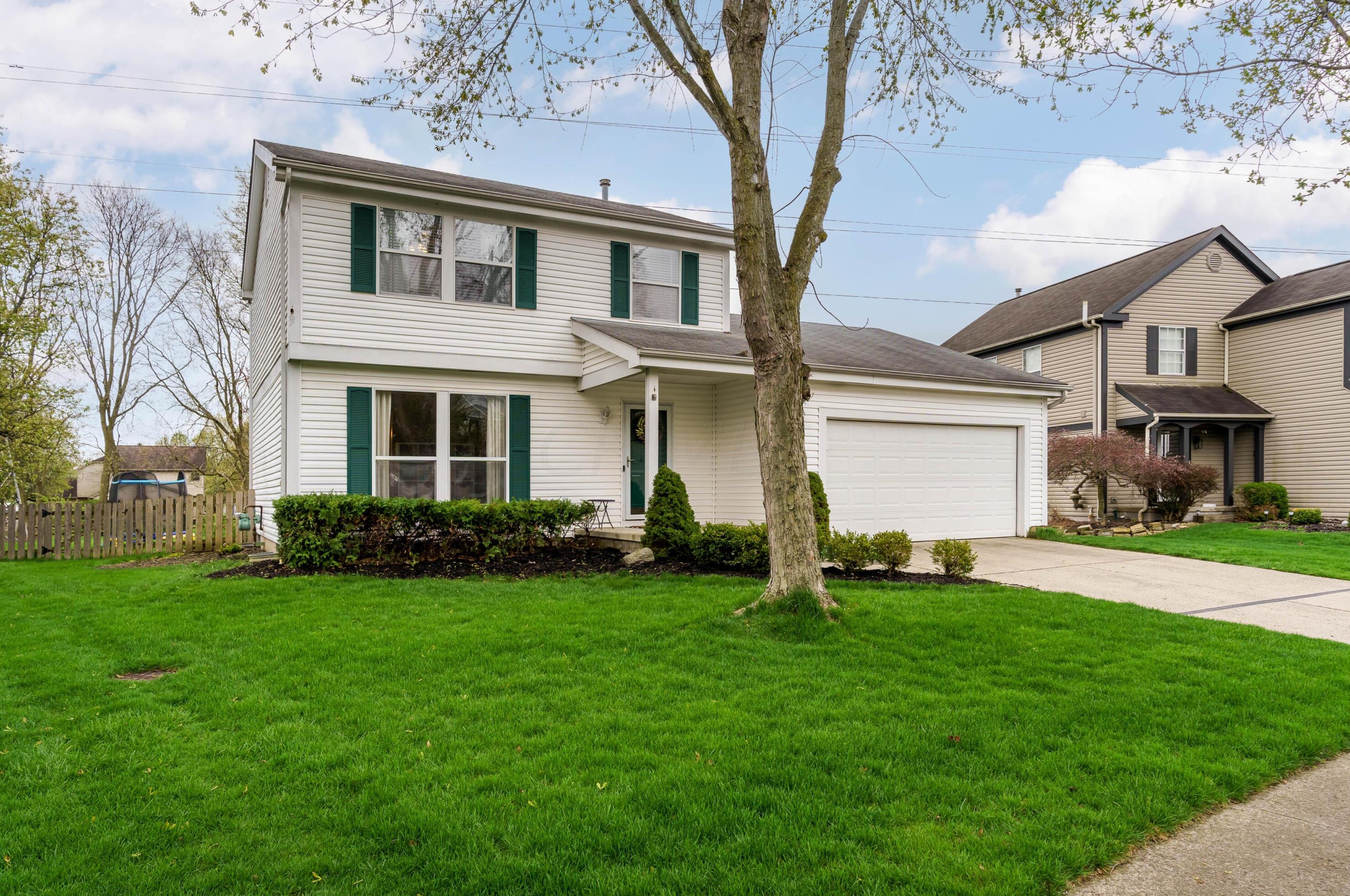 5270 Saddlebrook Dr, Columbus, OH 43221-5915