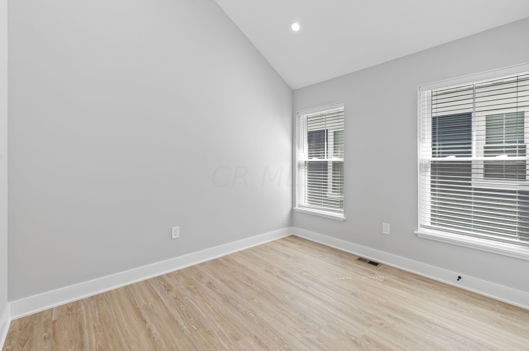 639 Kossuth St, Columbus OH 43206-2214 exterior