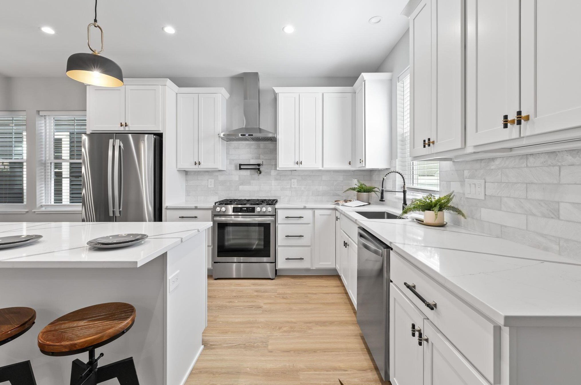 639 Kossuth St, Columbus OH 43206-2214 exterior