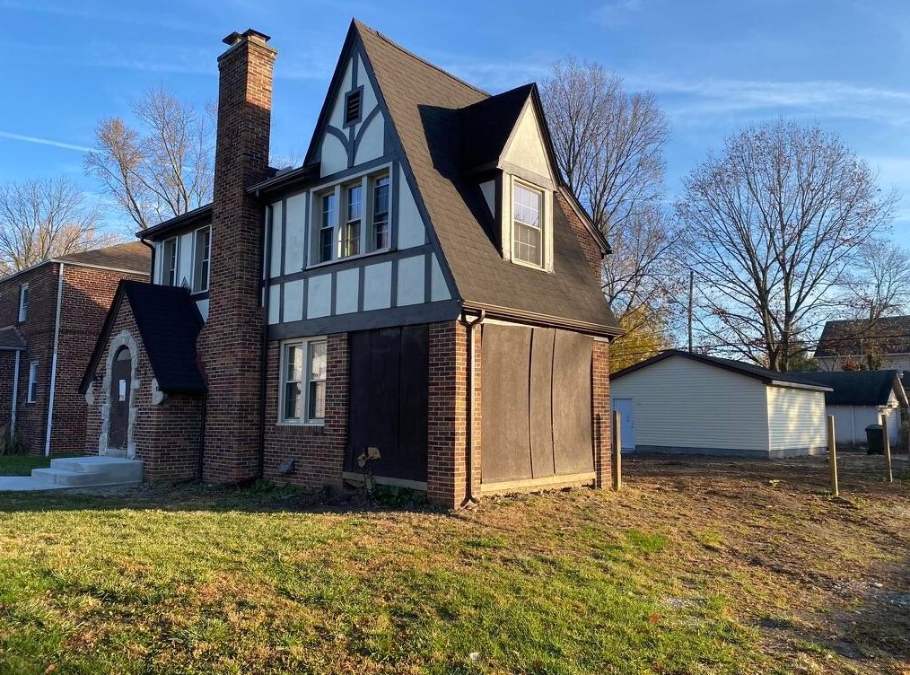 580 Wrexham Ave, Columbus, OH 43223-1711