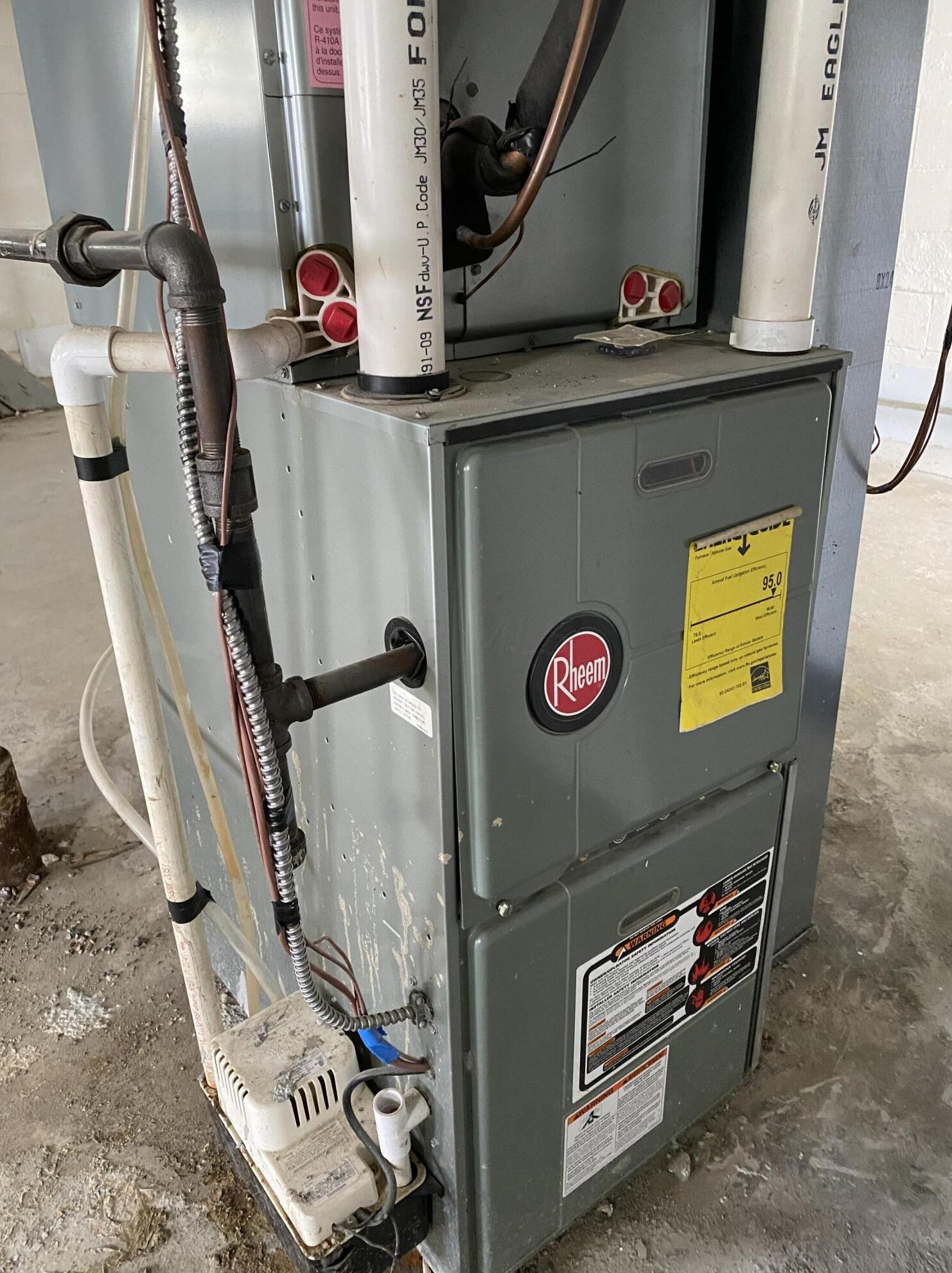 689 Eureka Ave, Columbus OH  43204-2915 exterior