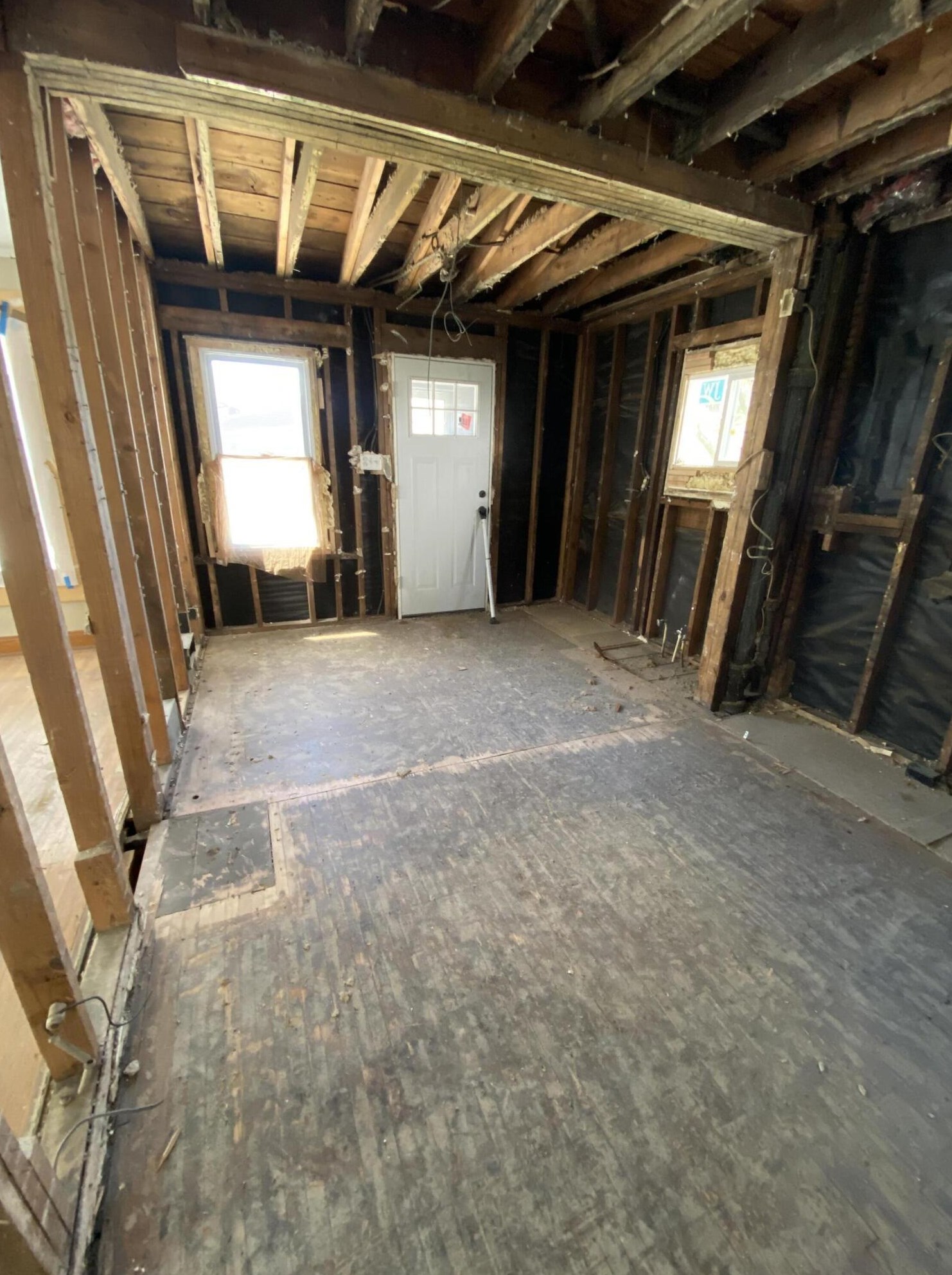 689 Eureka Ave, Columbus OH  43204-2915 exterior