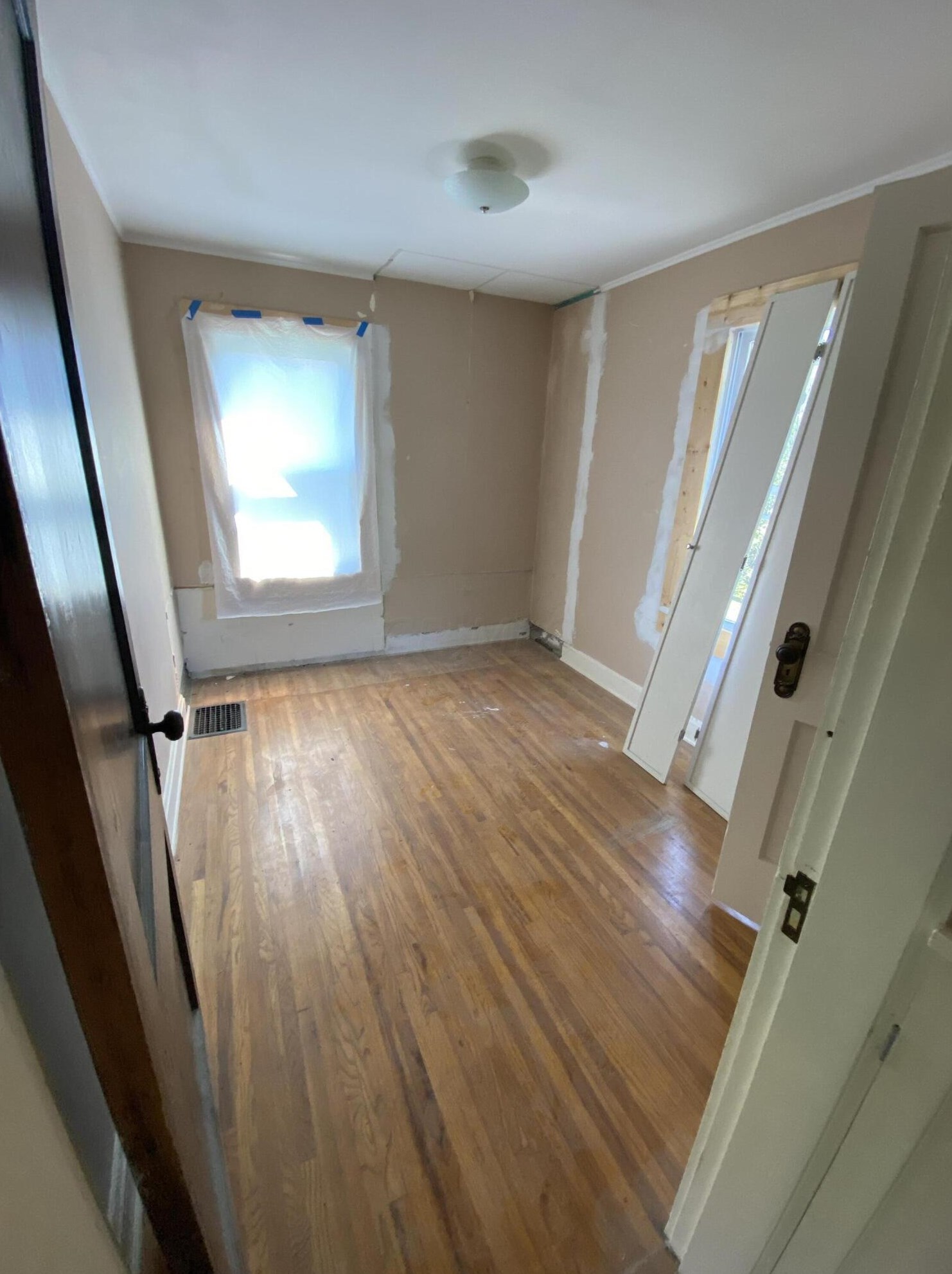 689 Eureka Ave, Columbus OH  43204-2915 exterior