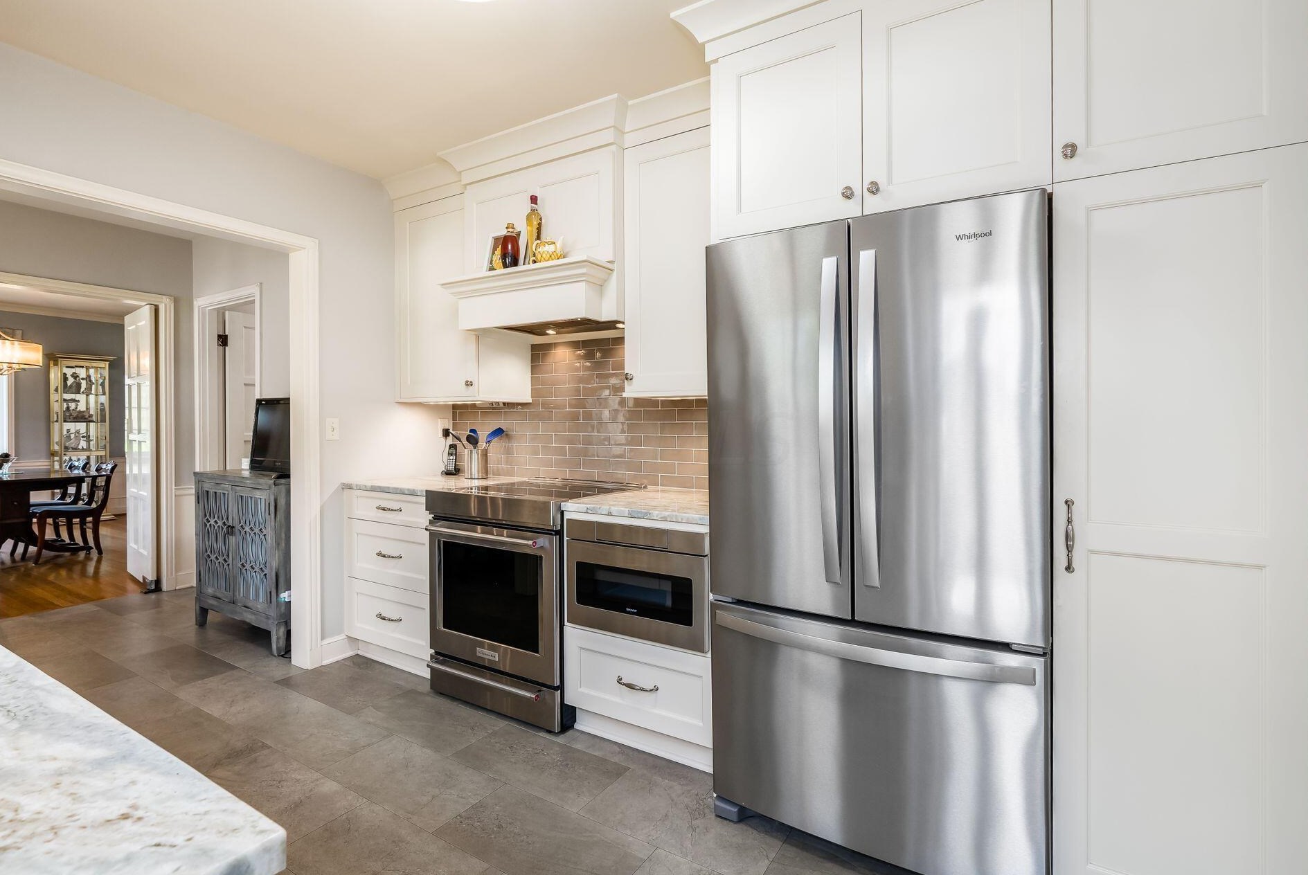 2699 Bexley Park Rd, Columbus OH 43209-2236 exterior