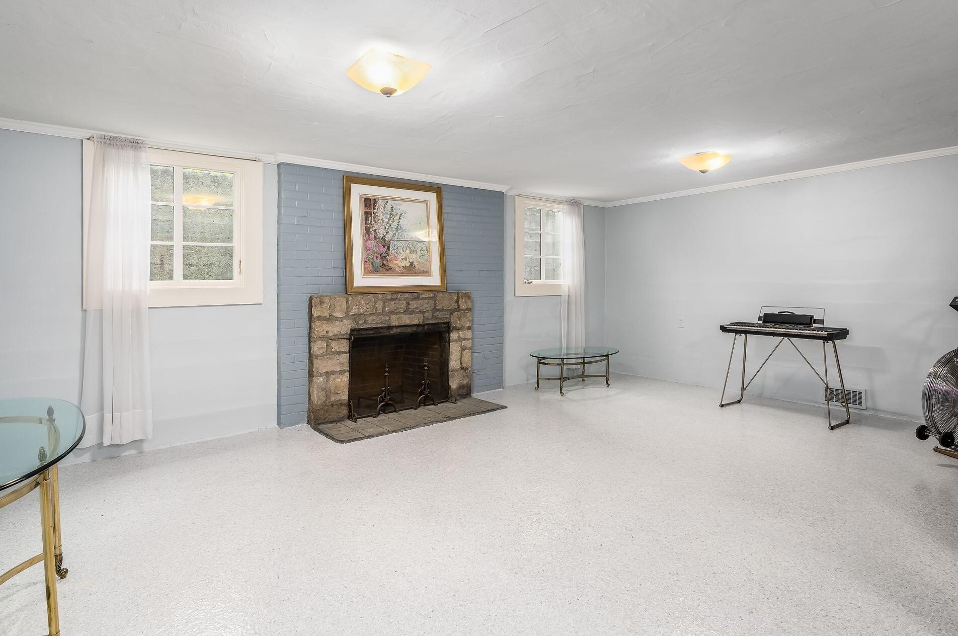 2699 Bexley Park Rd, Columbus OH 43209-2236 exterior