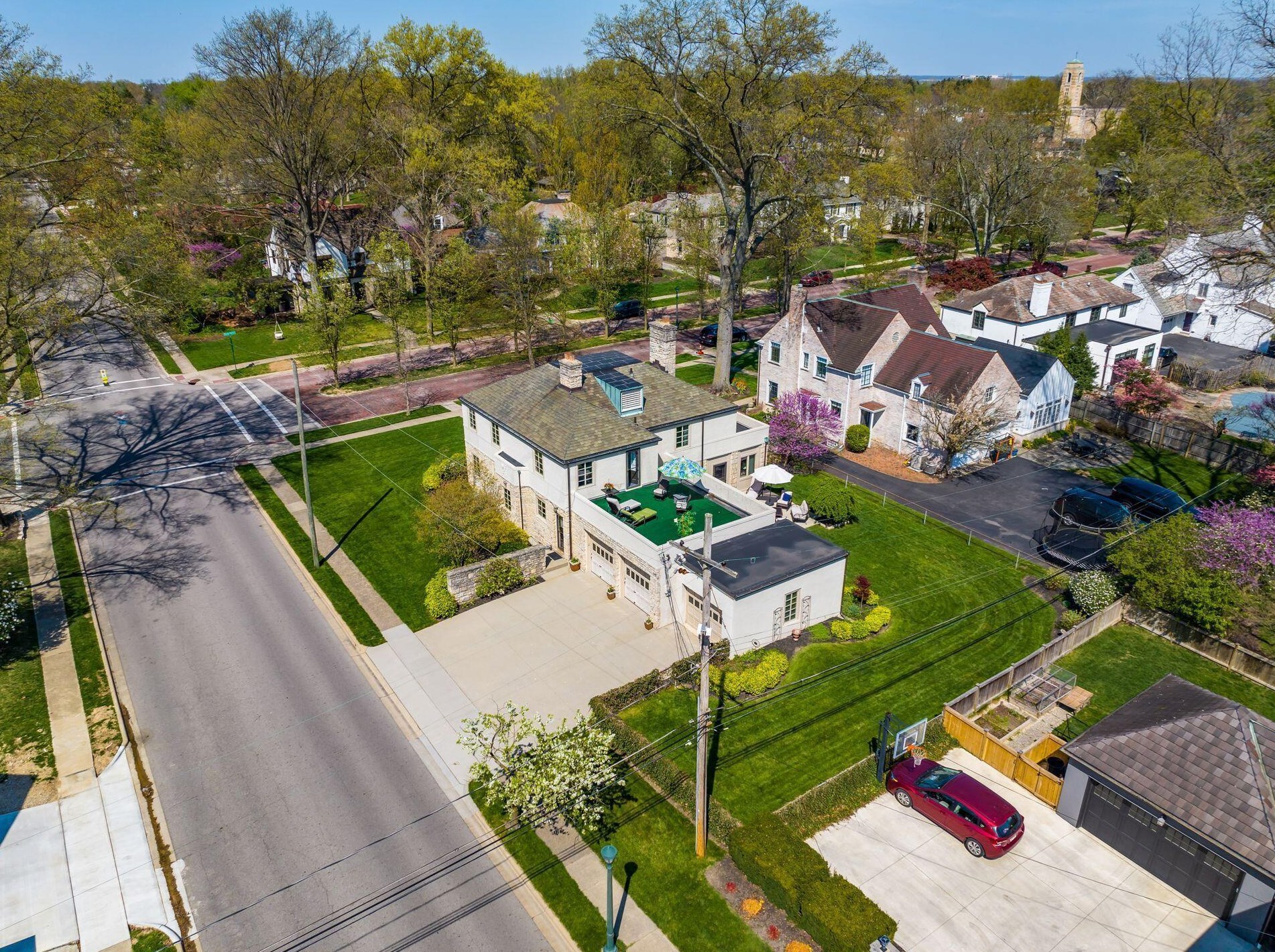 2699 Bexley Park Rd, Columbus OH 43209-2236 exterior