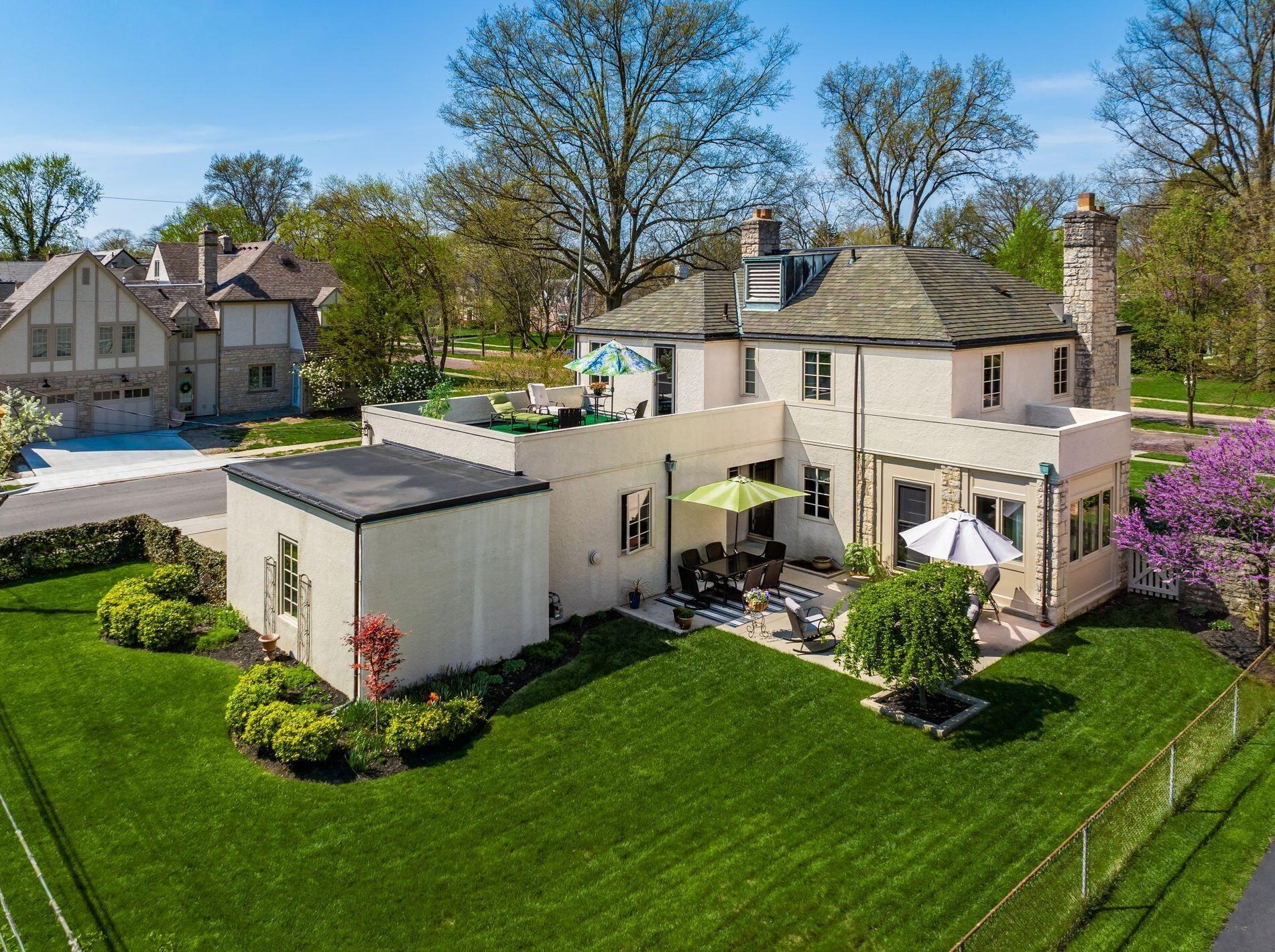 2699 Bexley Park Rd, Columbus OH 43209-2236 exterior