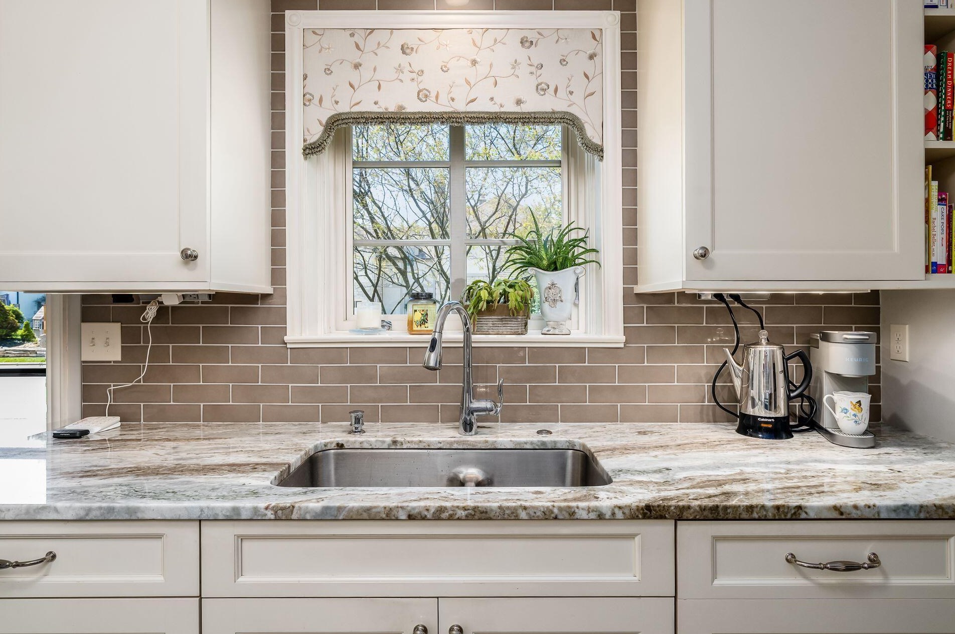 2699 Bexley Park Rd, Columbus OH 43209-2236 exterior