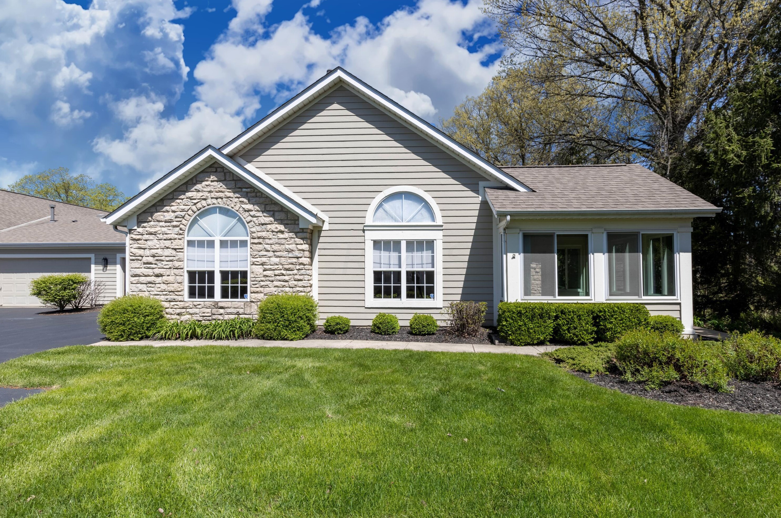 809 Windward Ln, Columbus, OH 43230