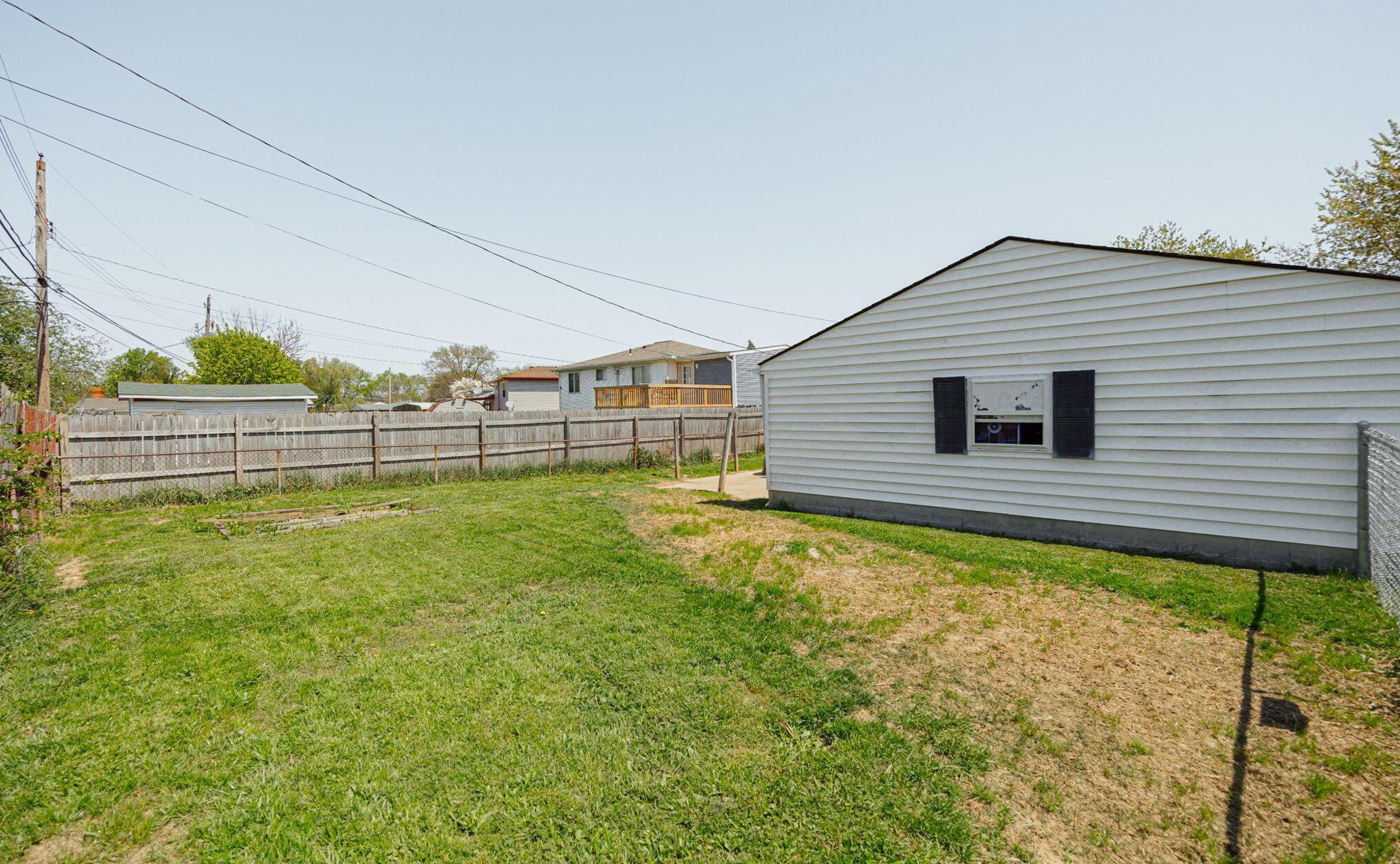 630 Harland Dr, Columbus OH 43207-4144 exterior