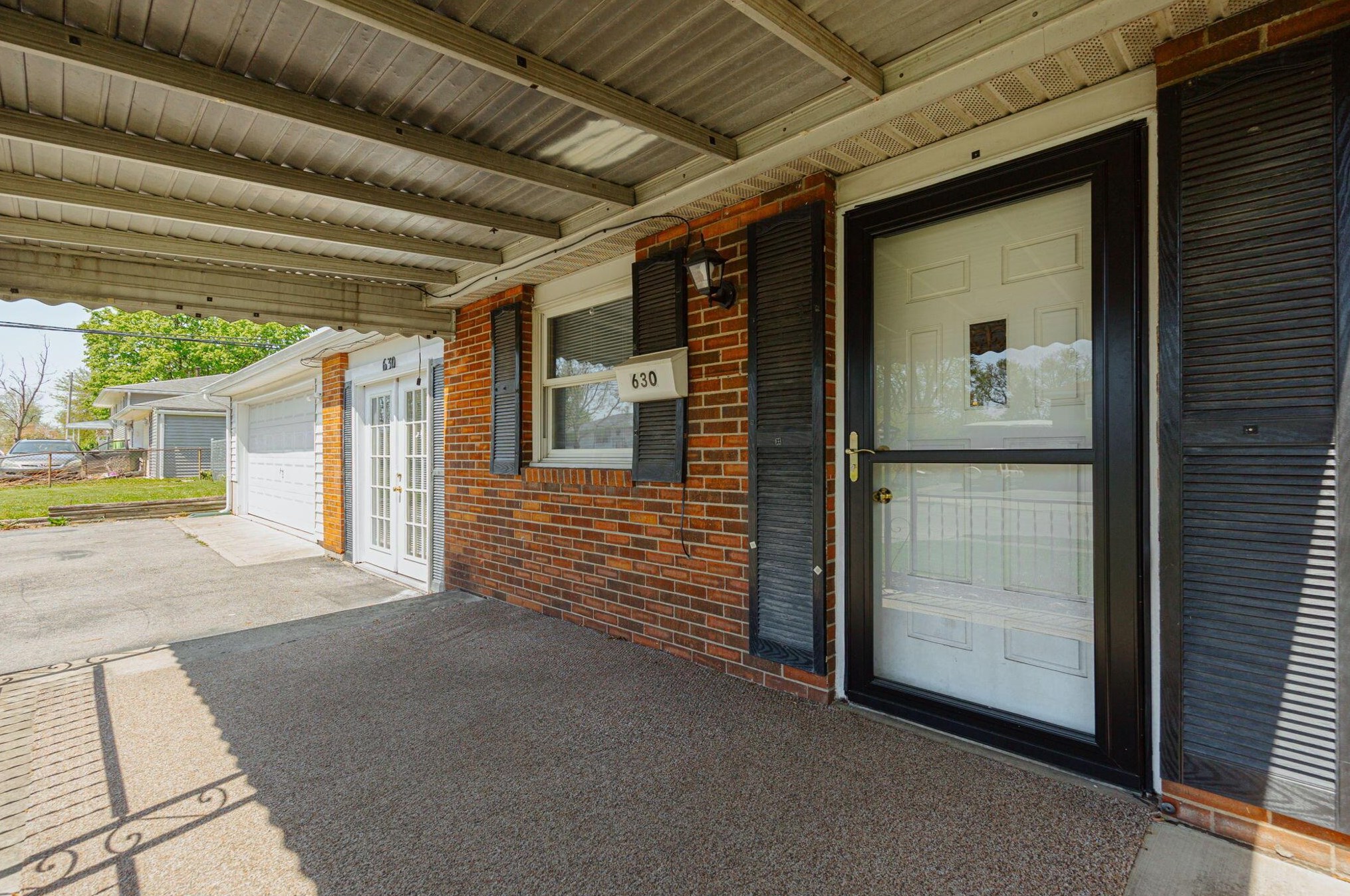 630 Harland Dr, Columbus OH 43207-4144 exterior