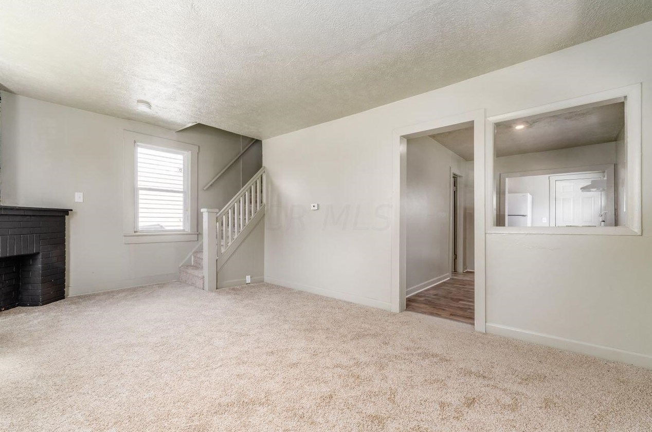 574 Hampton Rd, Columbus OH 43213-2727 exterior