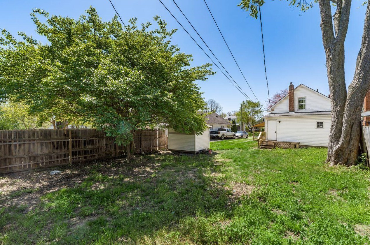 574 Hampton Rd, Columbus OH 43213-2727 exterior