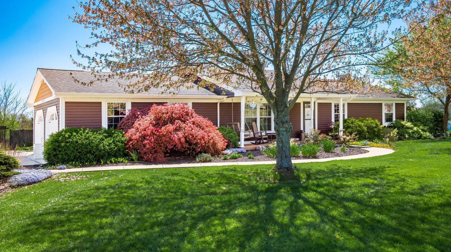 2306 Wesley Chapel Rd, Zanesville, OH 43701