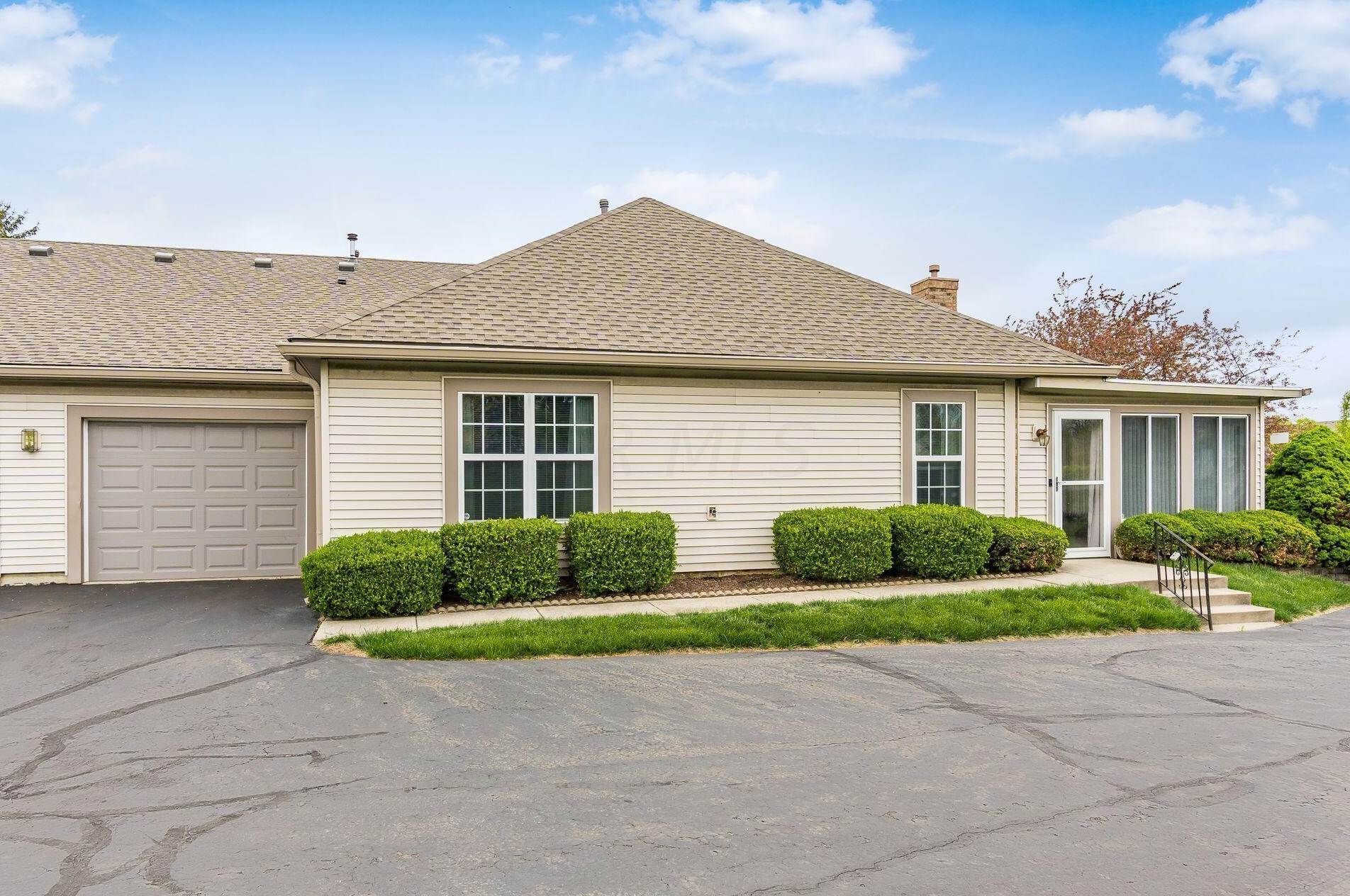 7 Broad Pointe Pl #7, Columbus, OH 43213