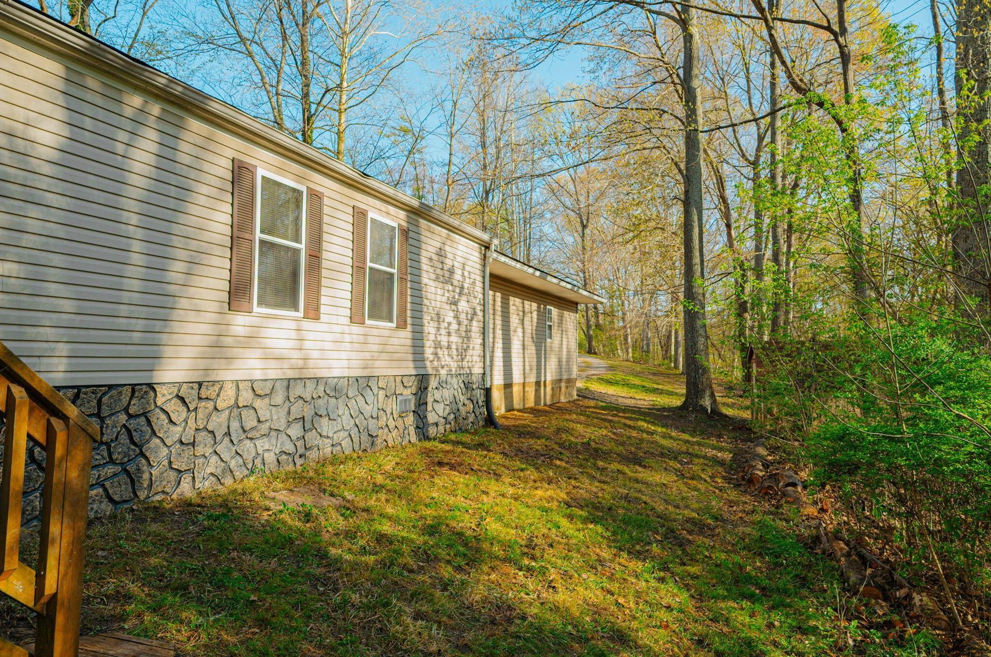 484 Boca Chica Dr, Zanesville, OH 43701