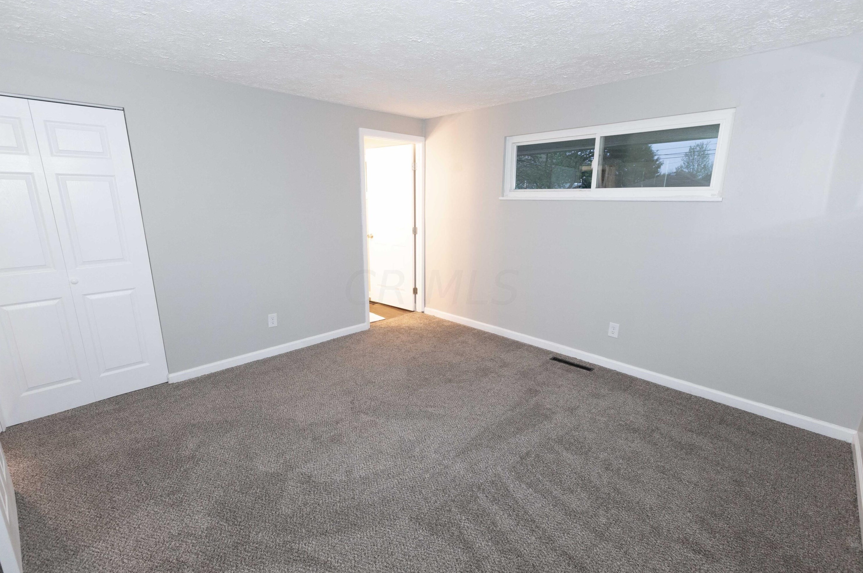 942 Vanderberg Pl, Columbus OH  43204-1761 exterior