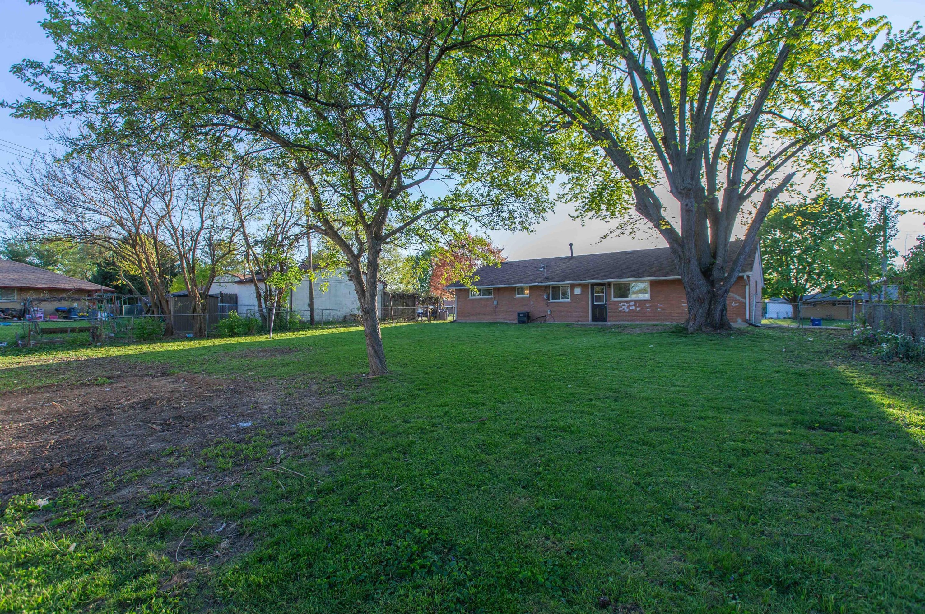 942 Vanderberg Pl, Columbus OH  43204-1761 exterior