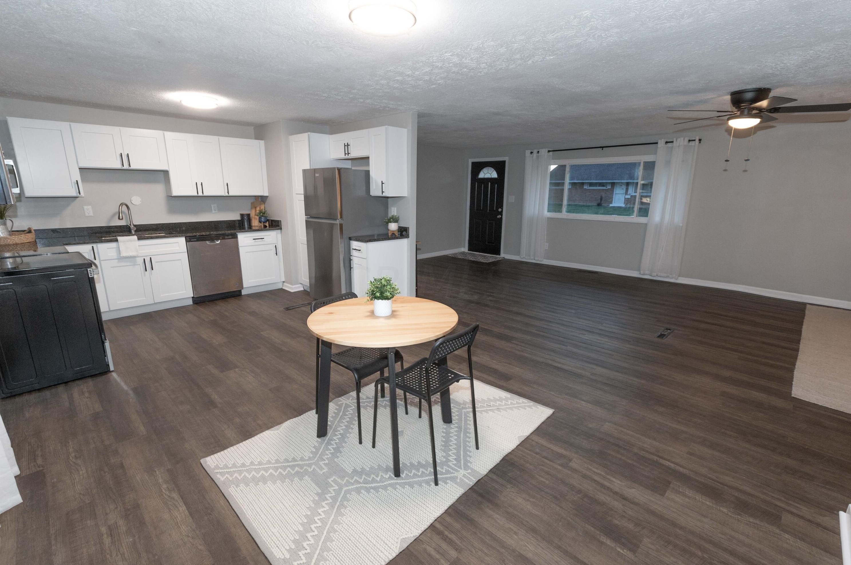 942 Vanderberg Pl, Columbus OH  43204-1761 exterior