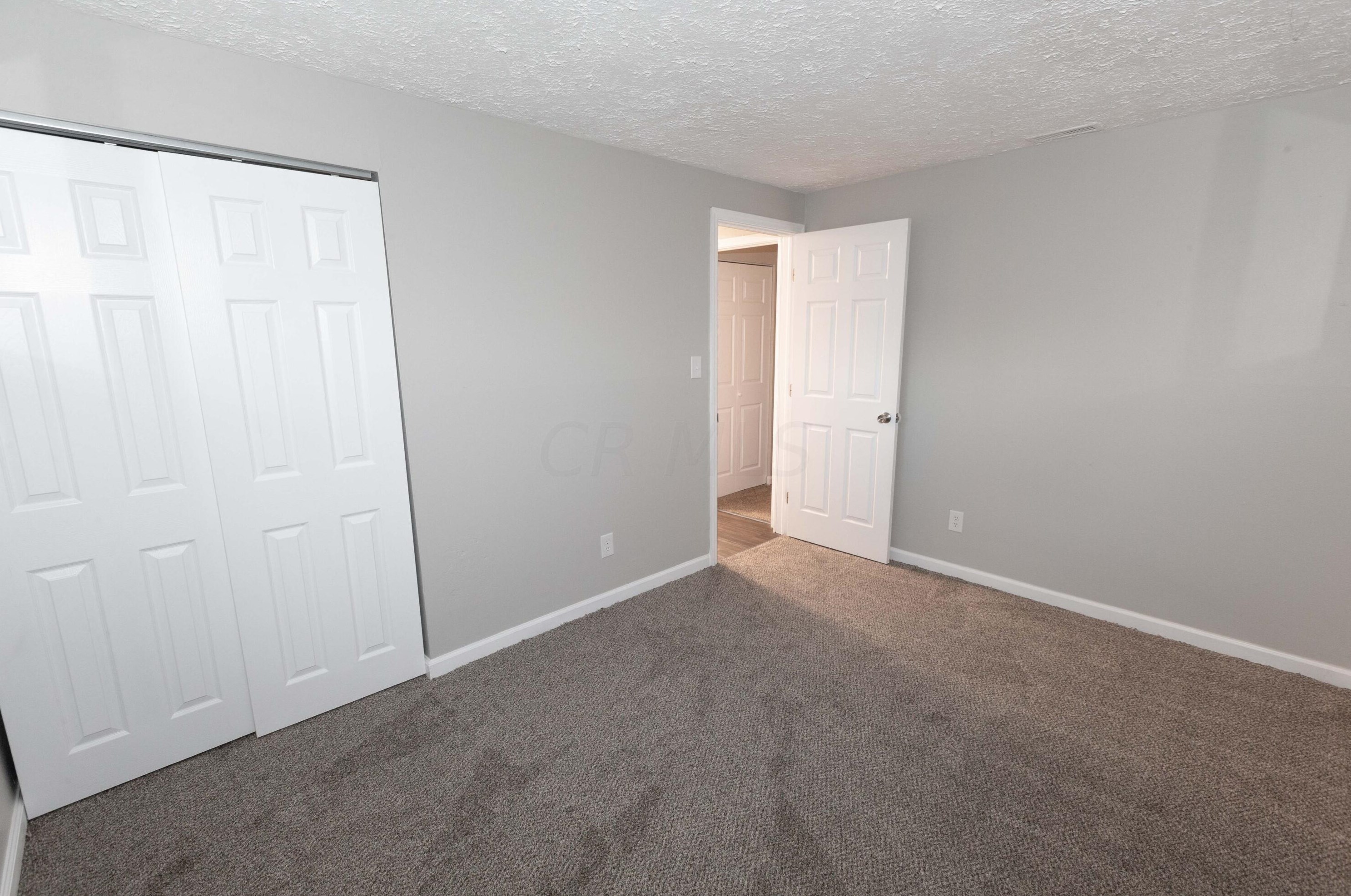 942 Vanderberg Pl, Columbus OH  43204-1761 exterior