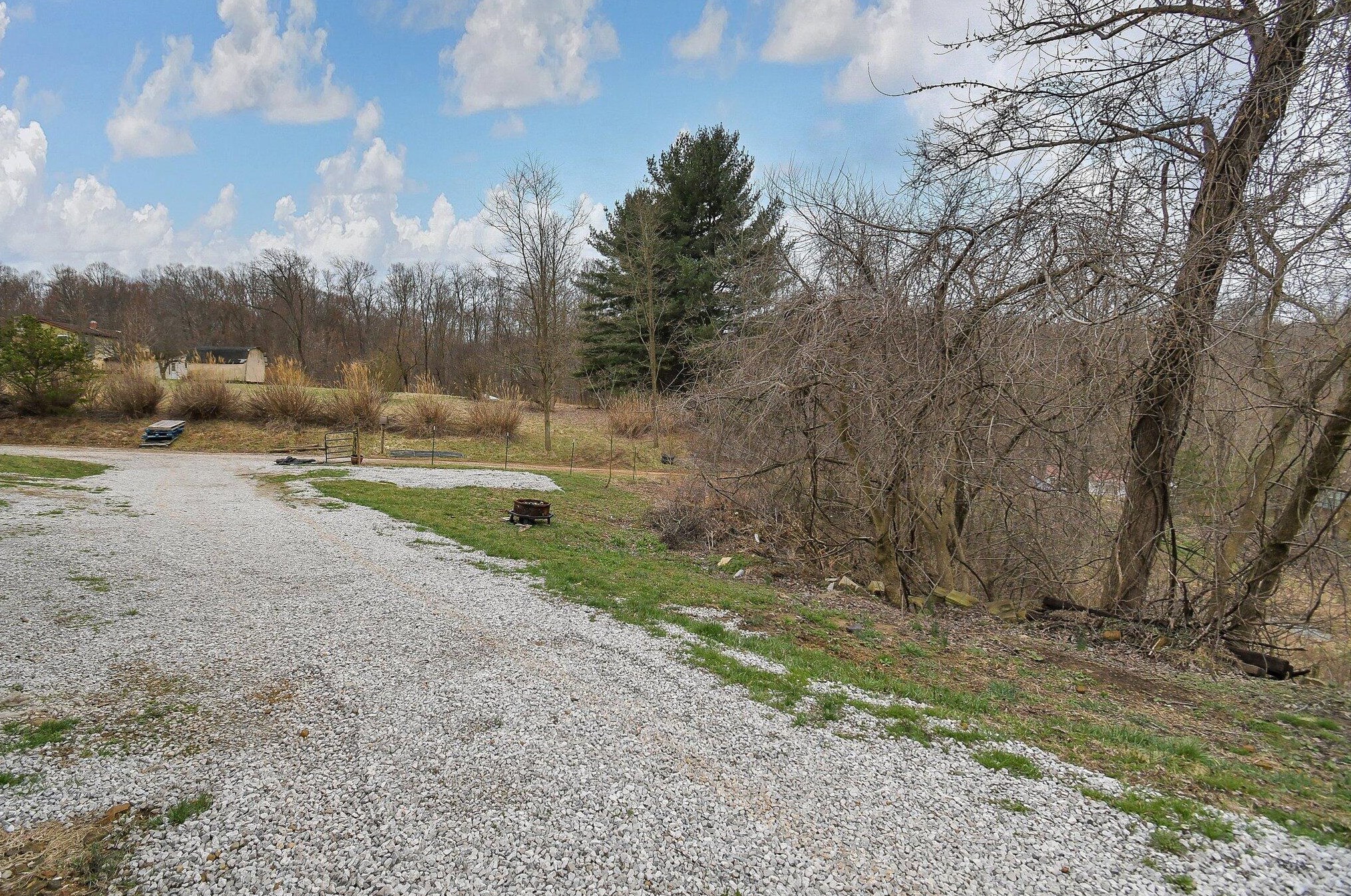 2377 Pumpkinvine Rd, Lancaster OH  43130-8010 exterior