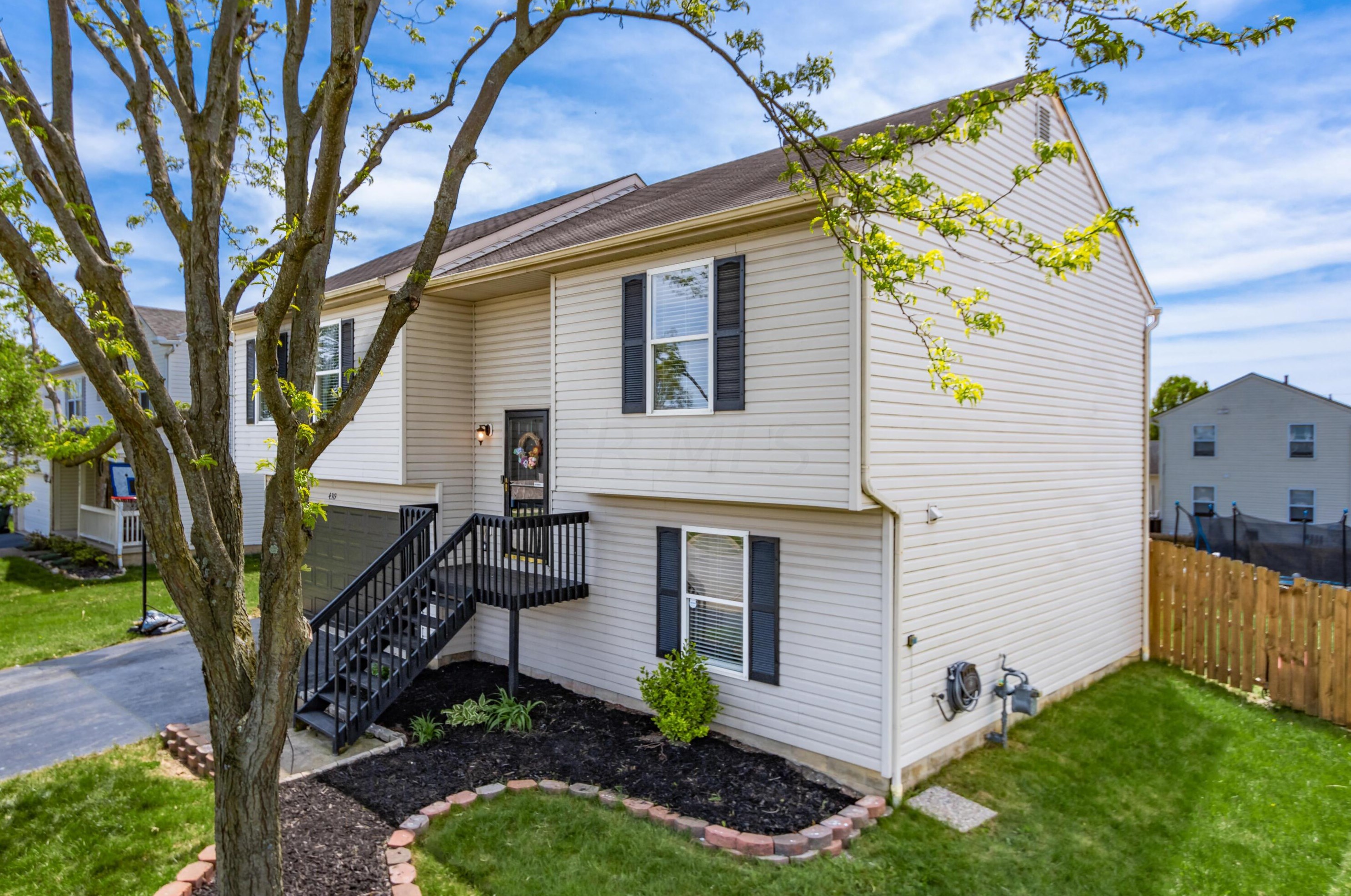 4319 Umiak Dr, Columbus, OH 43207-8419