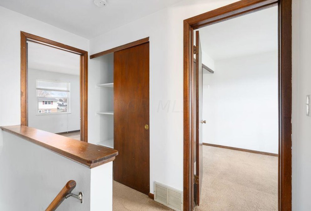 501 Goshen Ct, Columbus OH 43230-2711 exterior