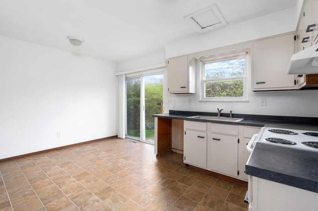 501 Goshen Ct, Columbus OH 43230-2711 exterior