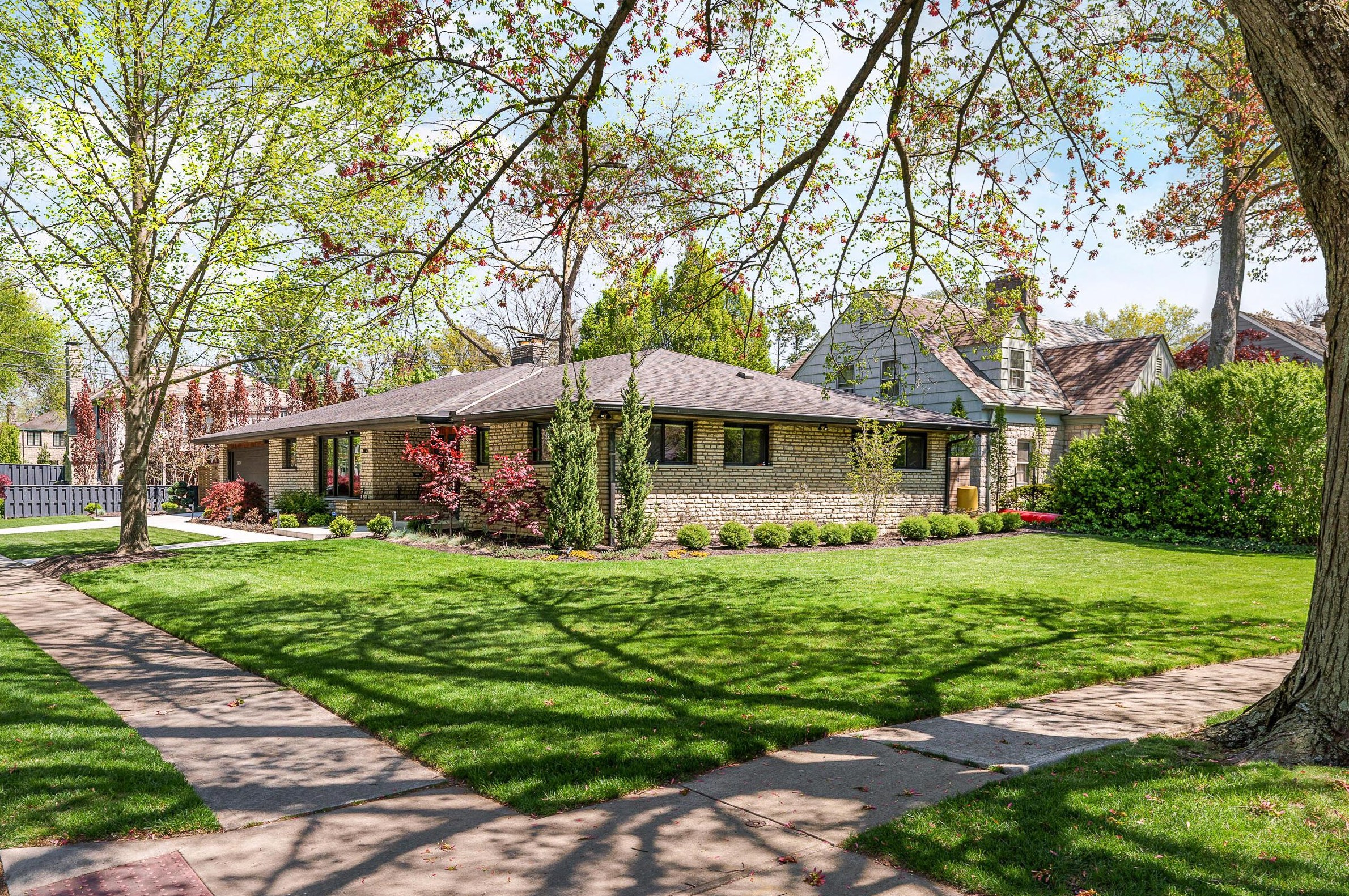 2710 Brentwood Rd, Columbus, OH 43209-2219
