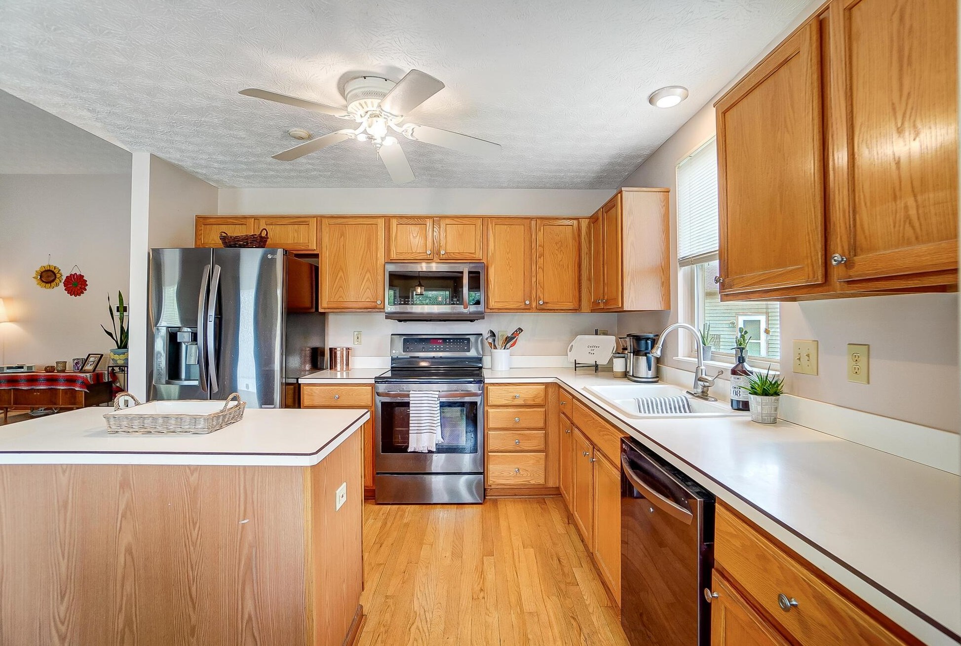 3483 Treeline Ln, Darbydale OH  43123-4872 exterior