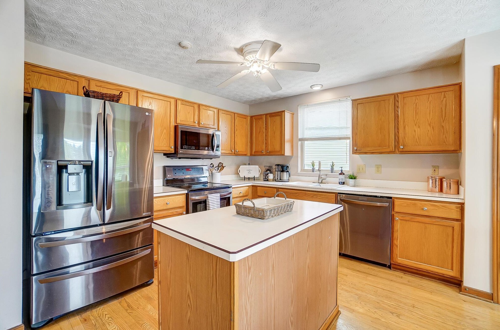 3483 Treeline Ln, Darbydale OH  43123-4872 exterior