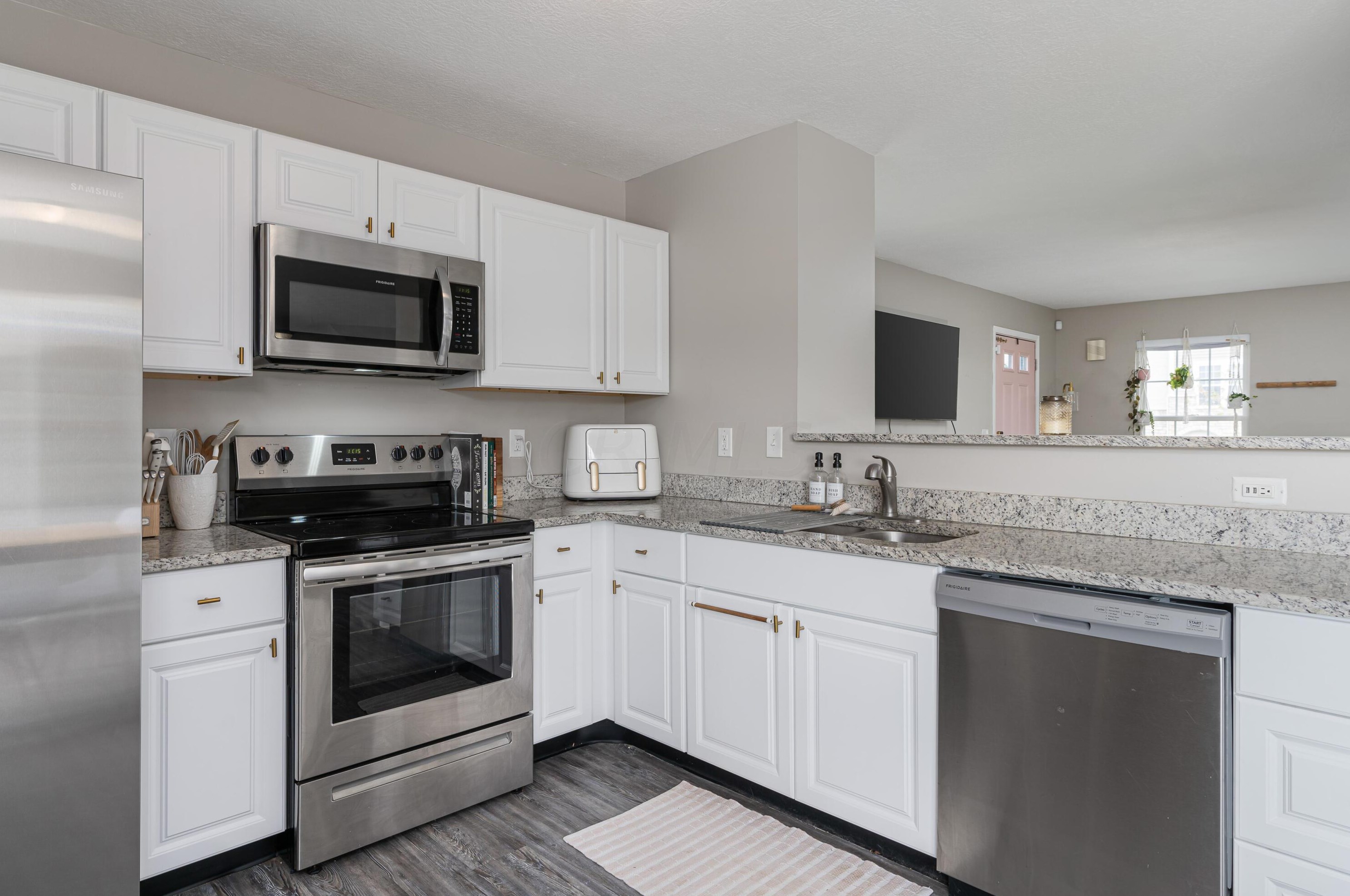 492 Autumn Ridge Cir, Pickerington OH  43147-7836 exterior