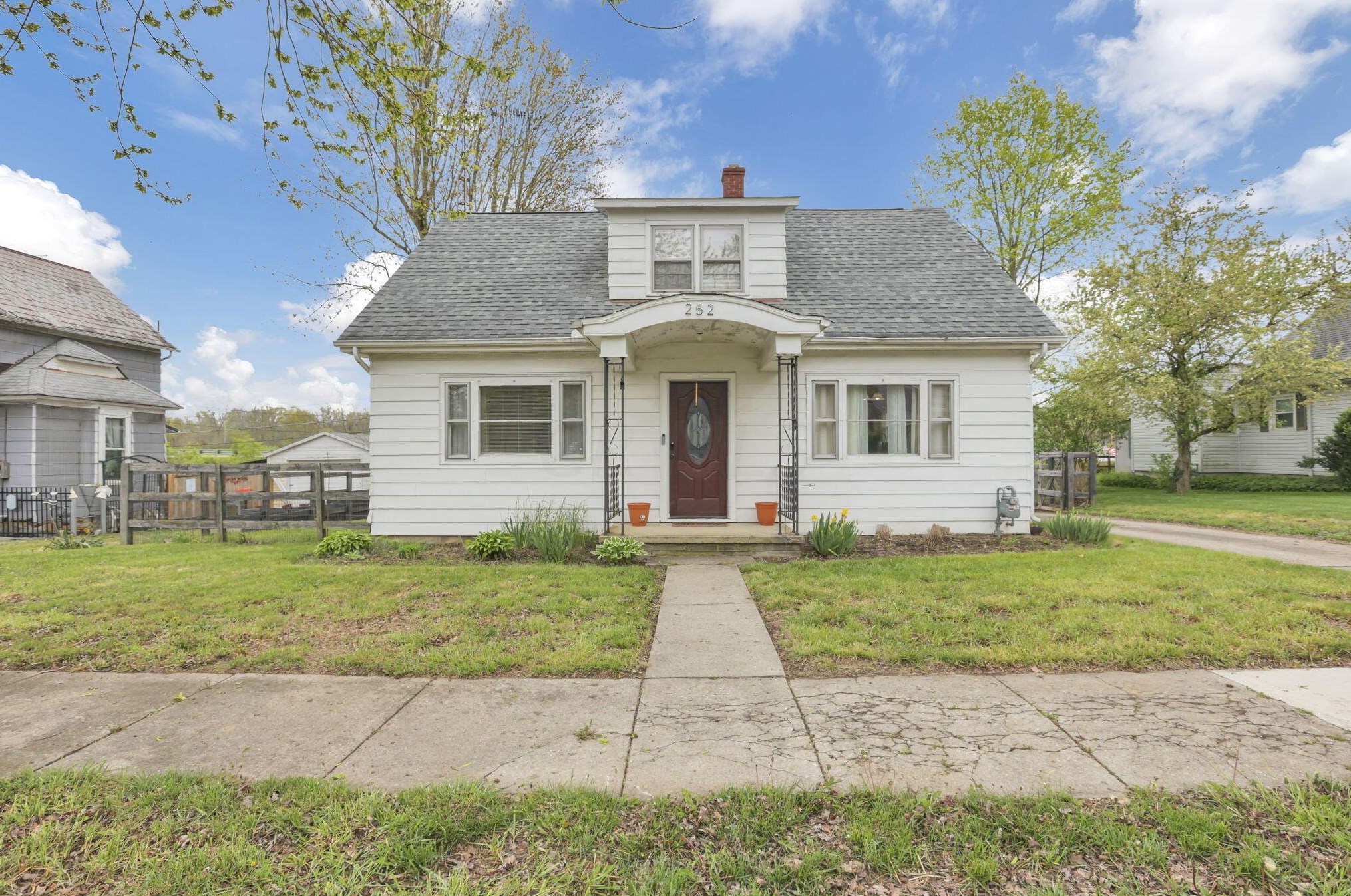 252 S Marion St, Waldo, OH 43356