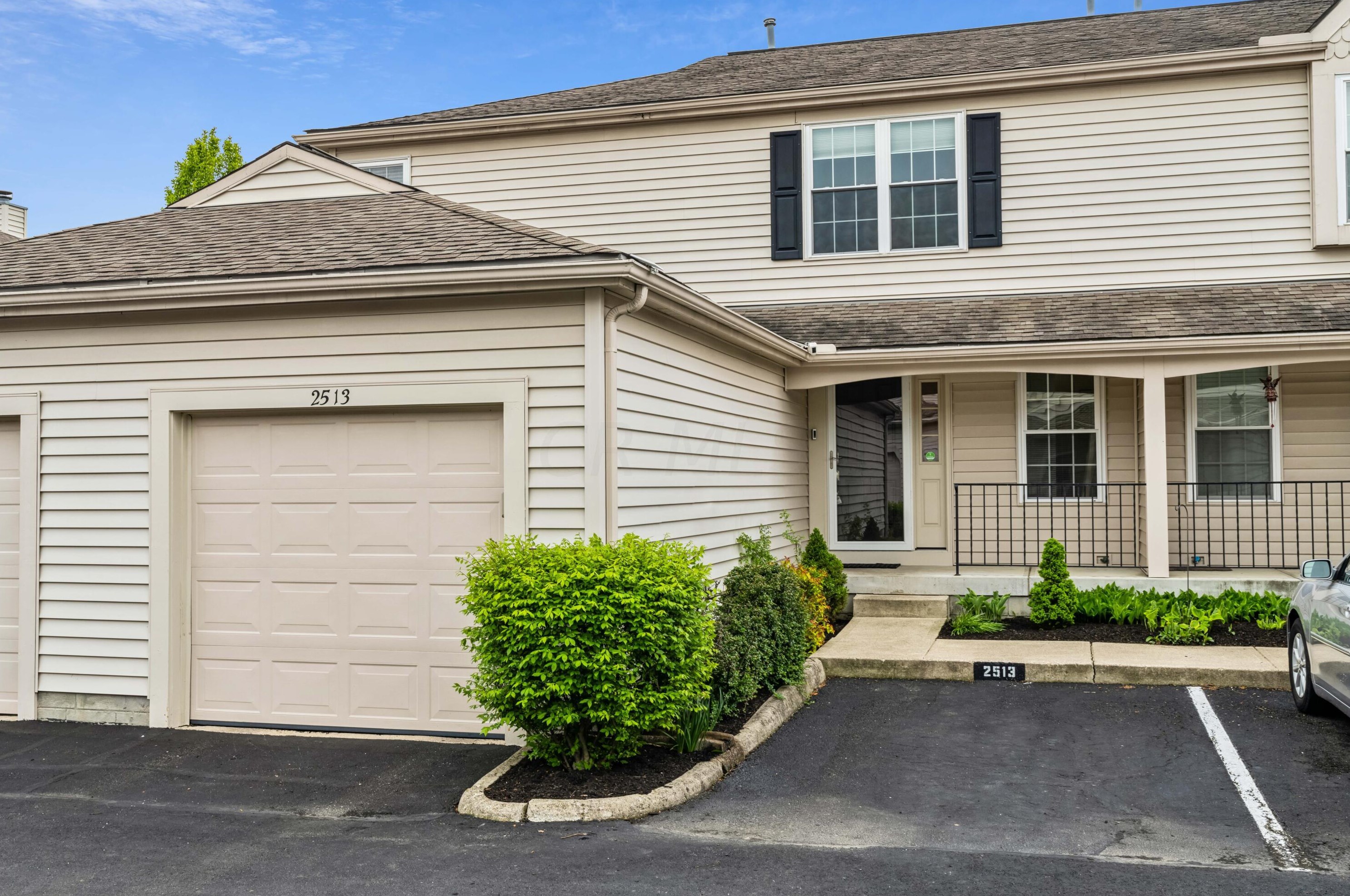 2513 Hyacinth Ln, Columbus, OH 43235-5527