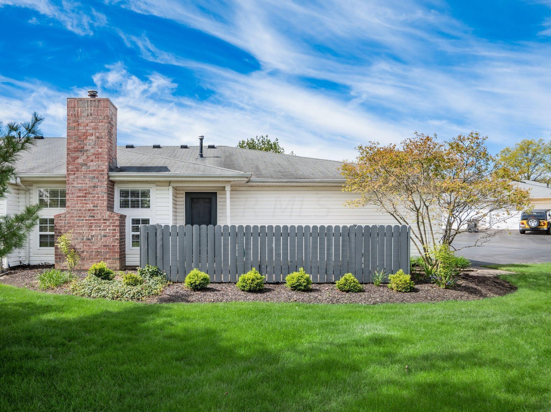 8317 Greyhawk Cir, Columbus, OH 43240-2054
