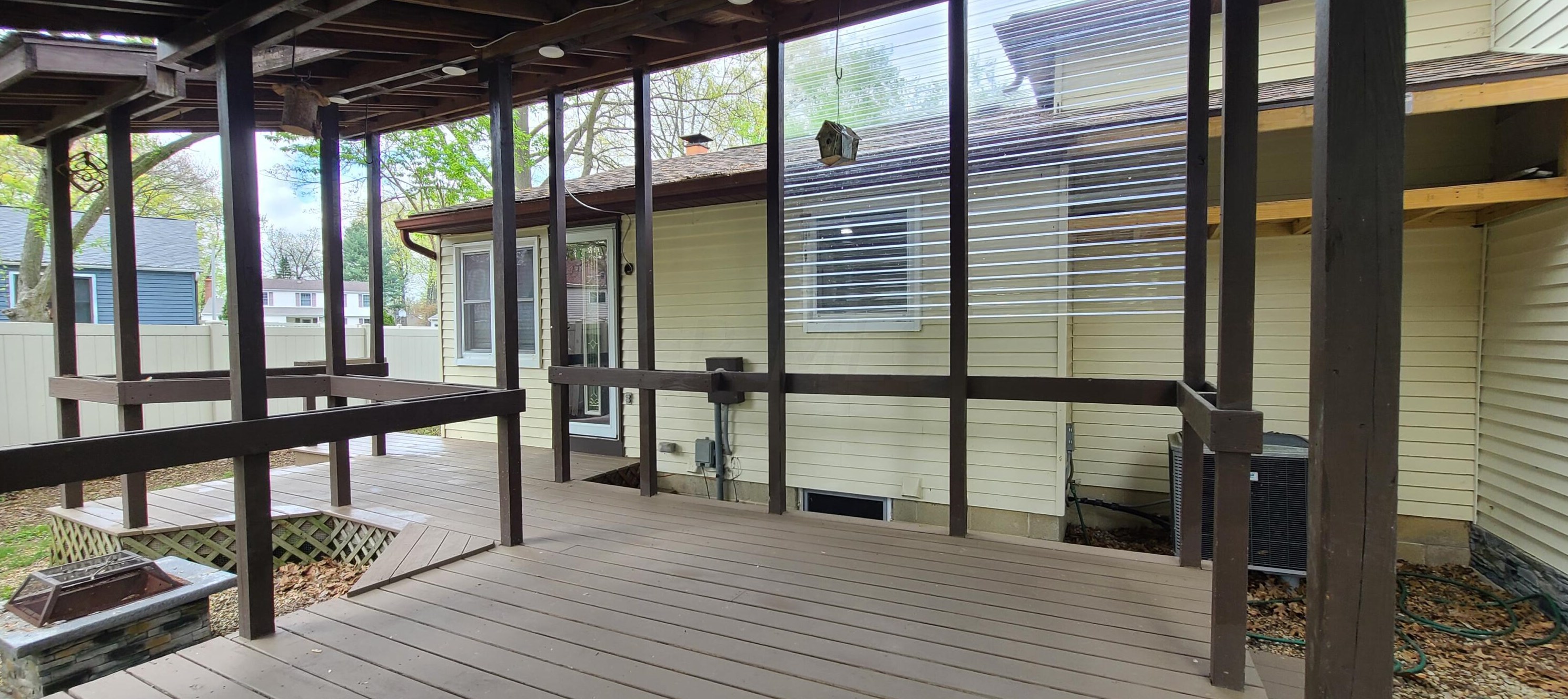 836 Mcdonell Dr, Columbus OH  43230-1620 exterior