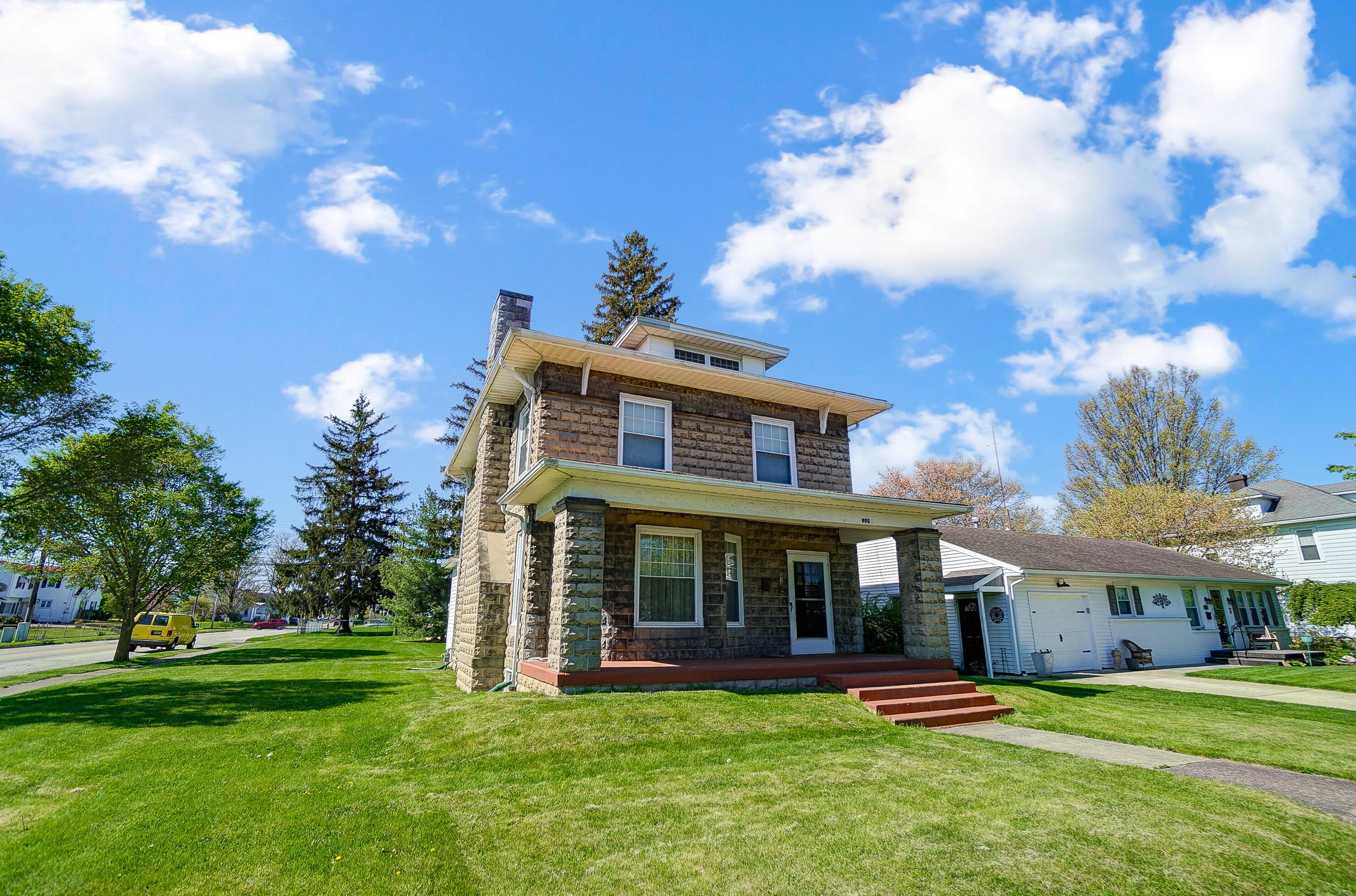 805 Briar Ave, Washington Ch, OH 43160-1003