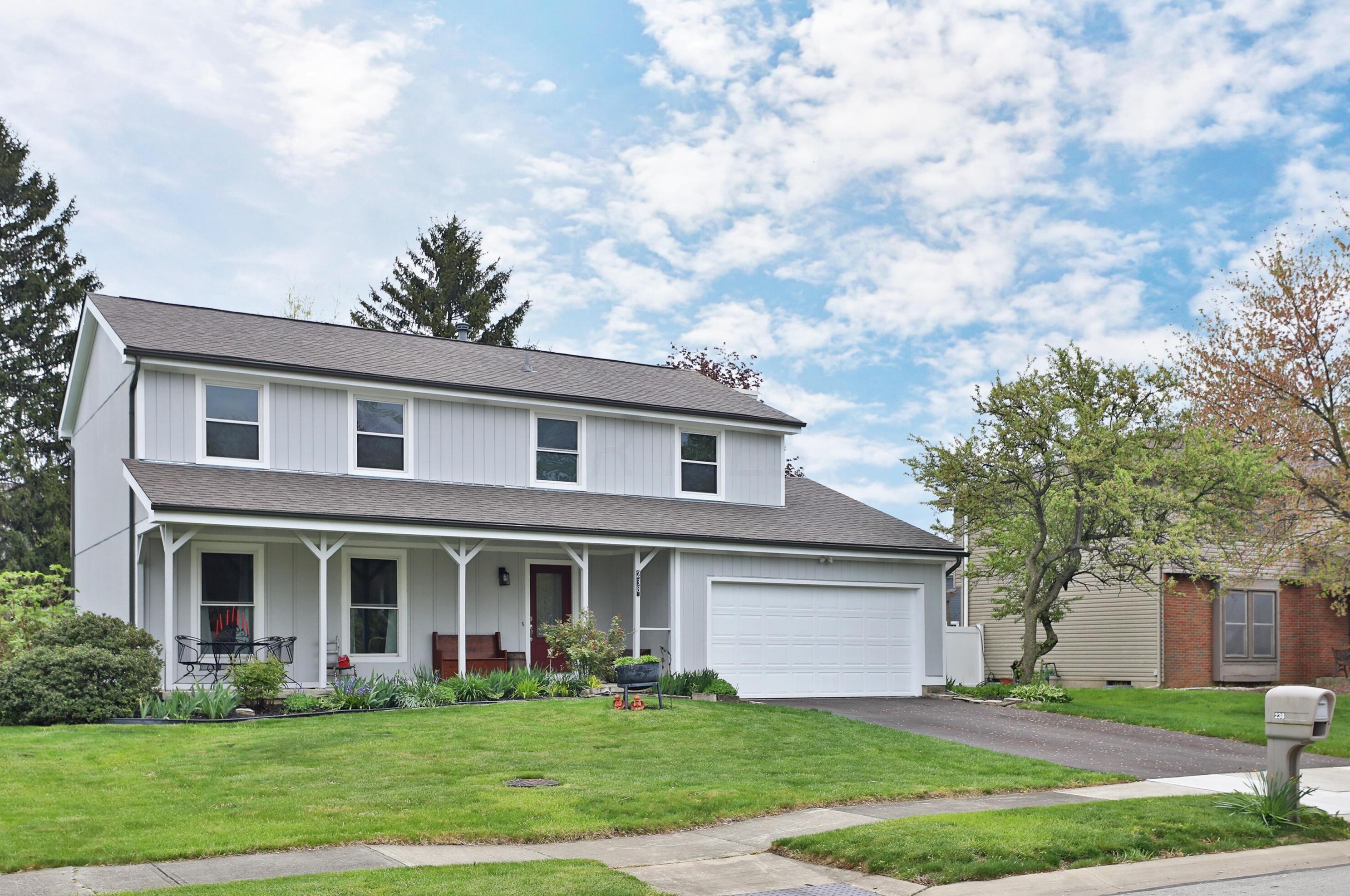 238 Leighway Dr, Westerville, OH 43081-1166