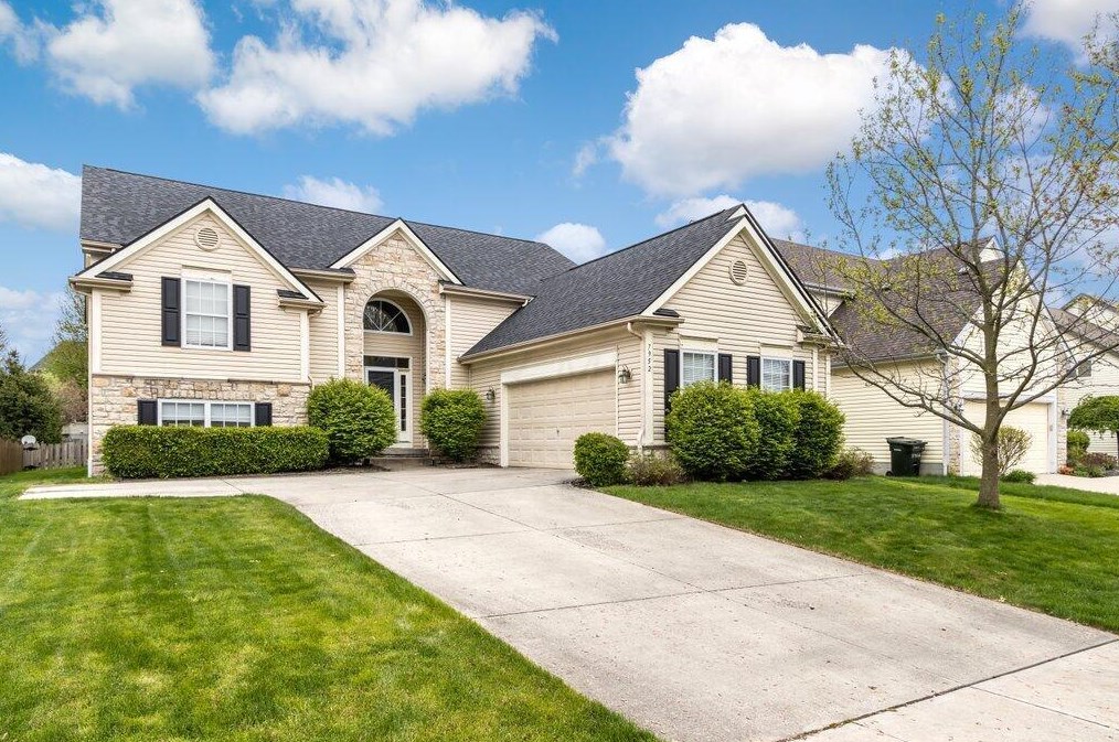 7952 Howell Dr, Westerville, OH 43081