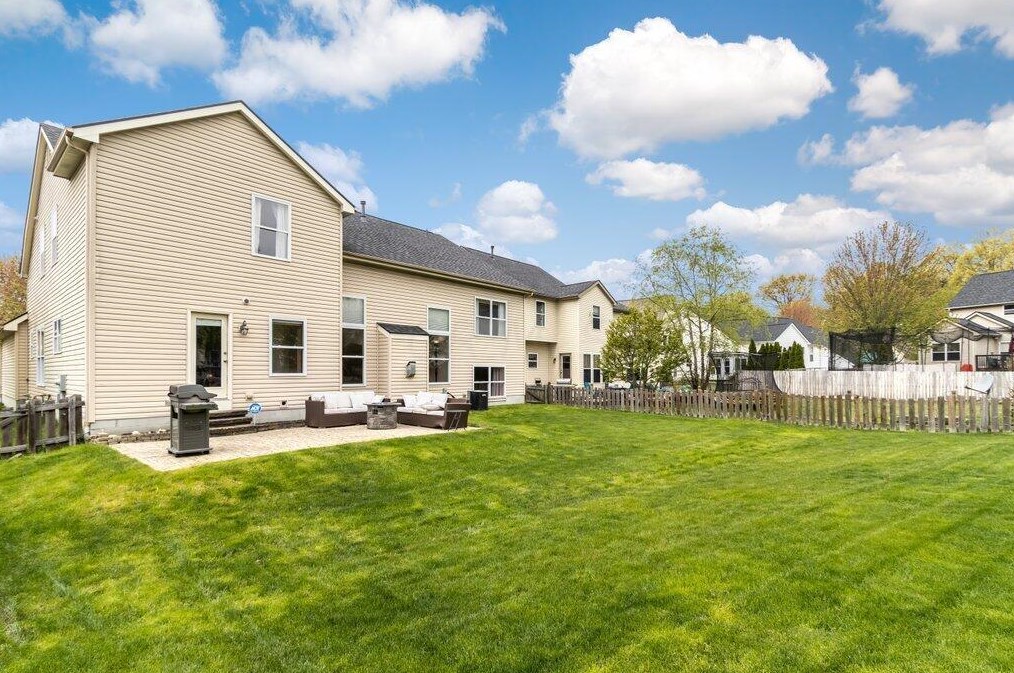 7952 Howell Dr, Westerville OH  43081-8046 exterior