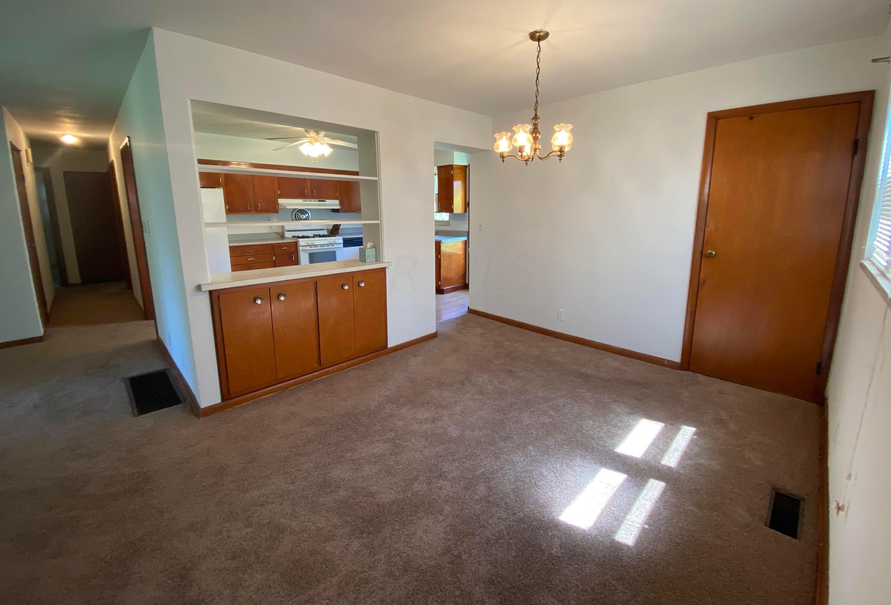 4326 Maize Rd, Columbus OH  43224-1952 exterior