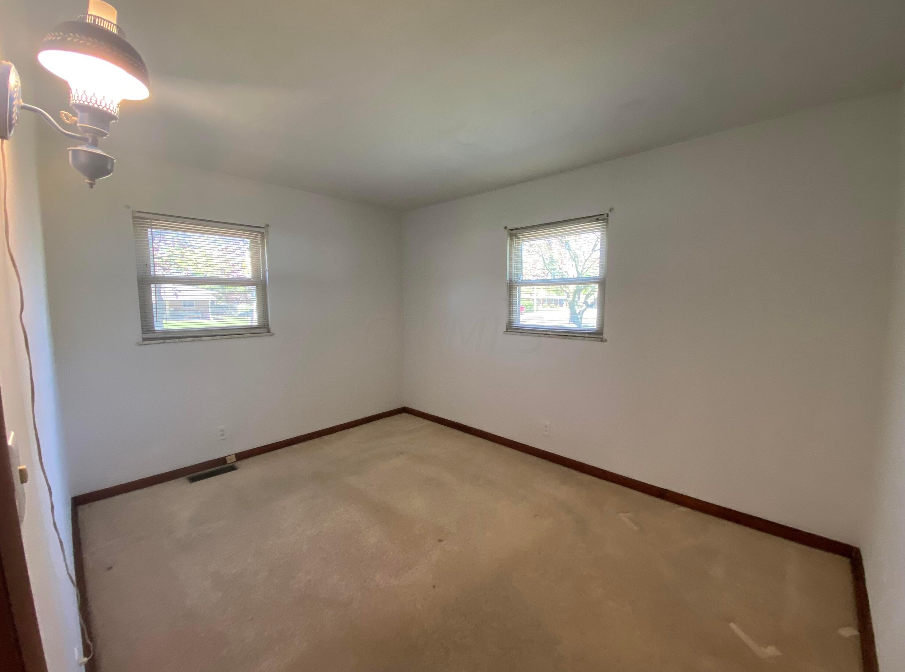 4326 Maize Rd, Columbus OH  43224-1952 exterior