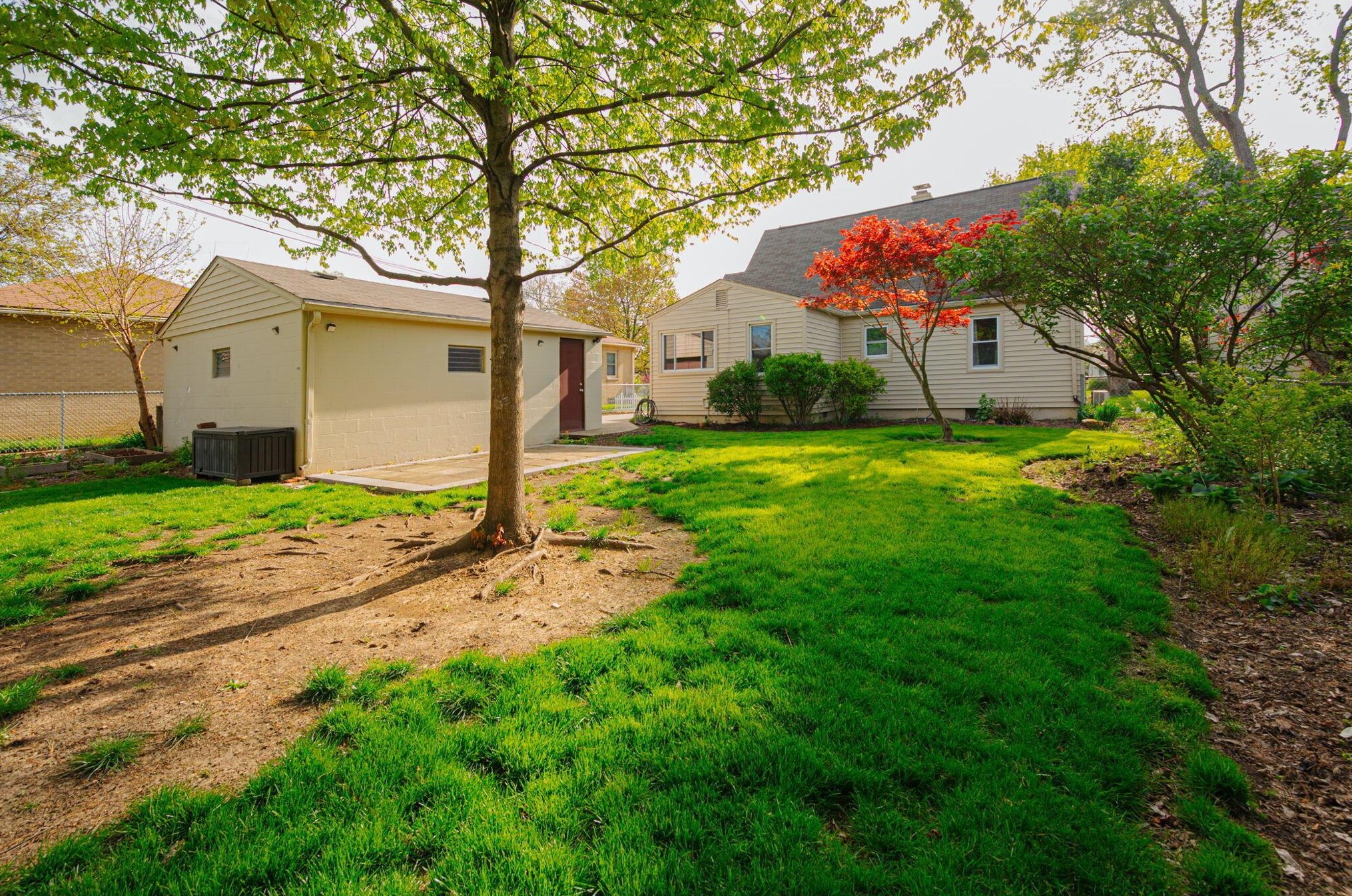 3259 Kenyon Rd, Columbus OH  43221-1809 exterior