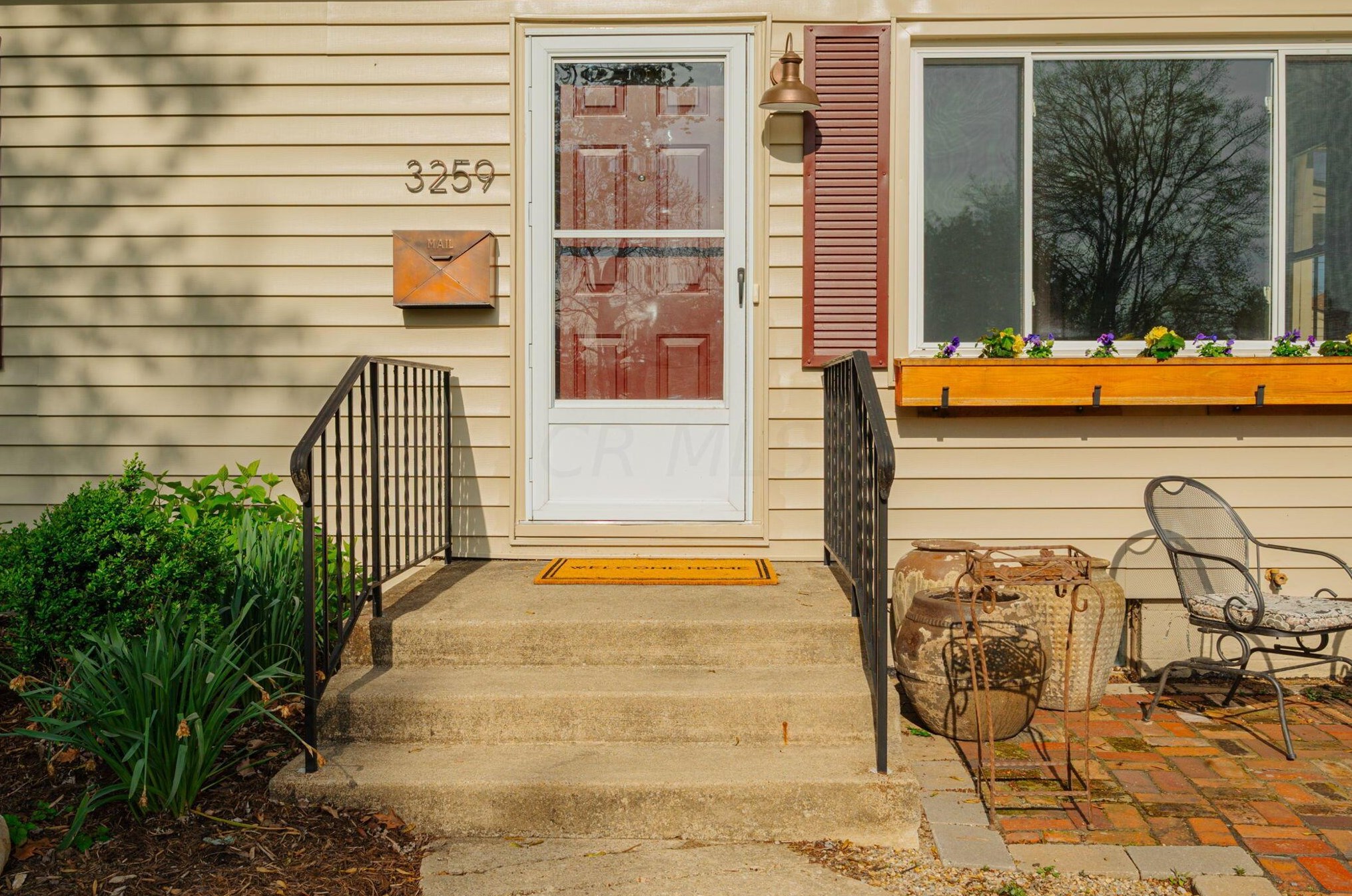 3259 Kenyon Rd, Columbus OH  43221-1809 exterior