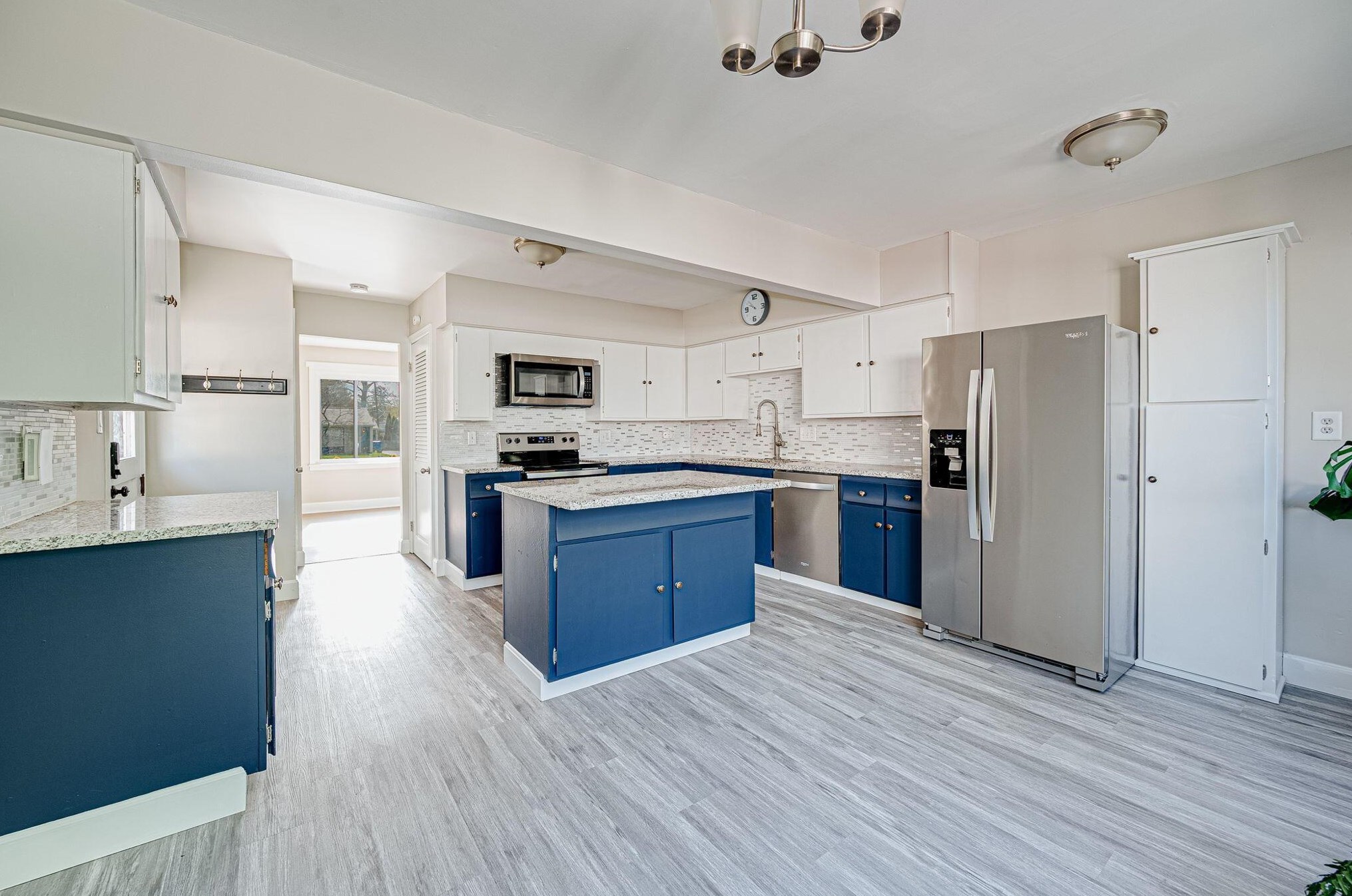 3259 Kenyon Rd, Columbus OH  43221-1809 exterior