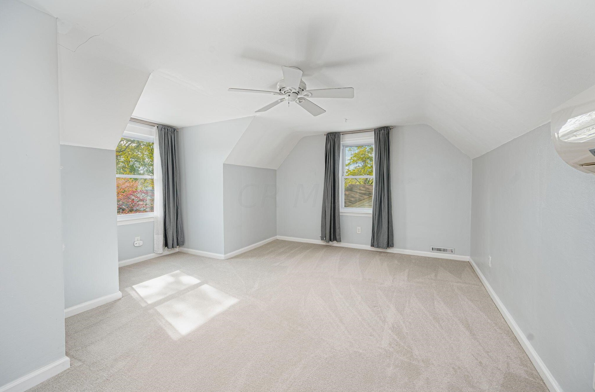 3259 Kenyon Rd, Columbus OH  43221-1809 exterior