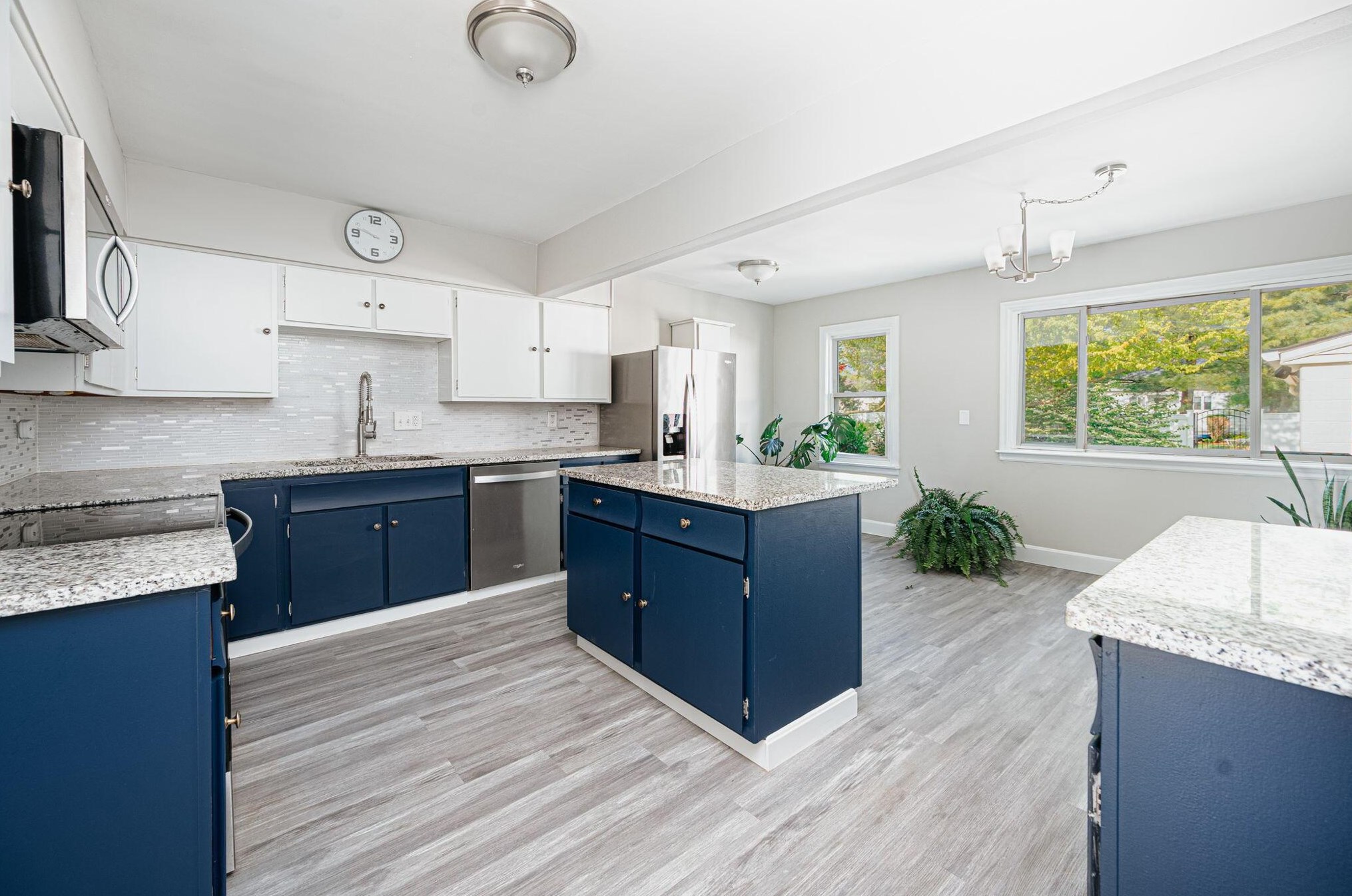 3259 Kenyon Rd, Columbus OH  43221-1809 exterior